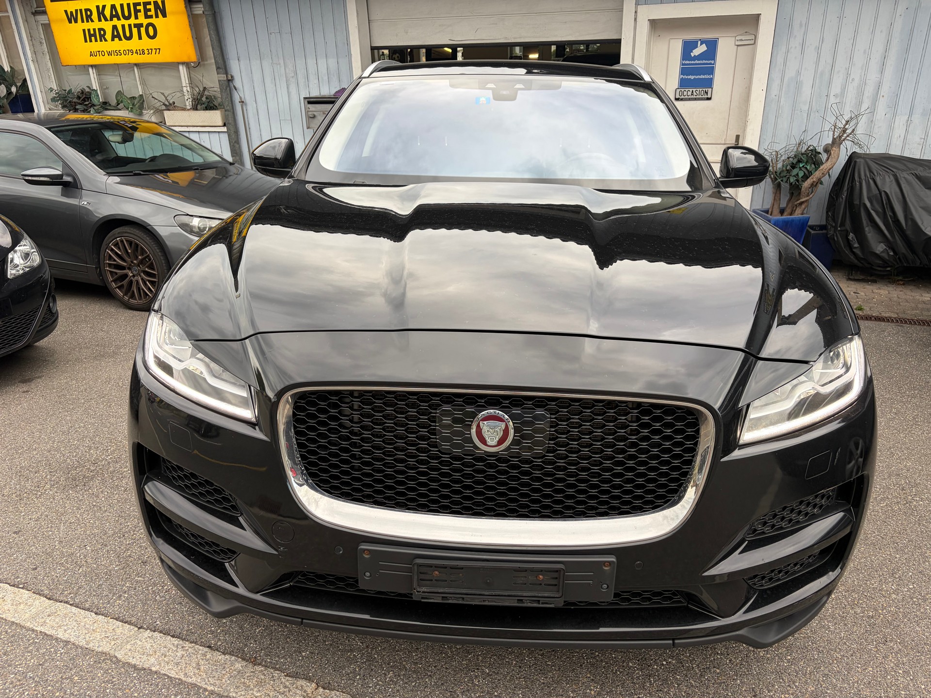 JAGUAR F-Pace 25t 2.0 Prestige AWD Automatik-image-0