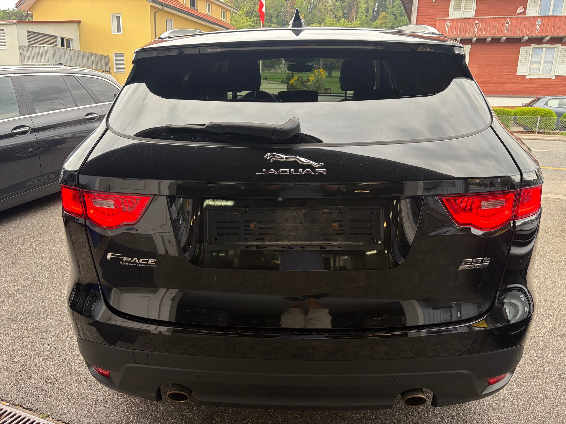 JAGUAR F-Pace 25t 2.0 Prestige AWD Automatik-image-6