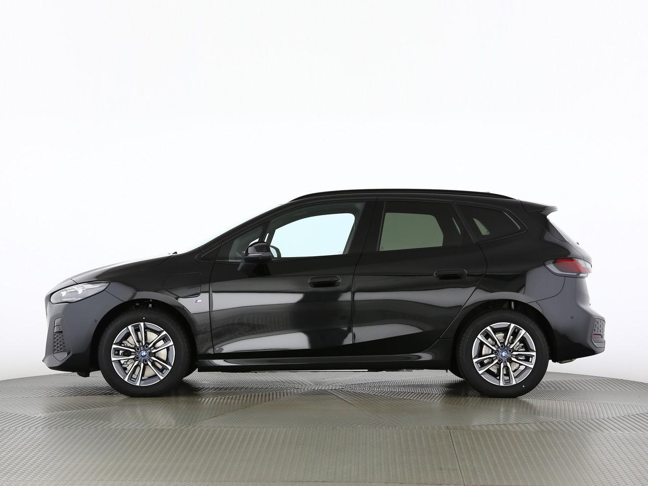 BMW 230e xDrive Active Tourer-showroom-element-3
