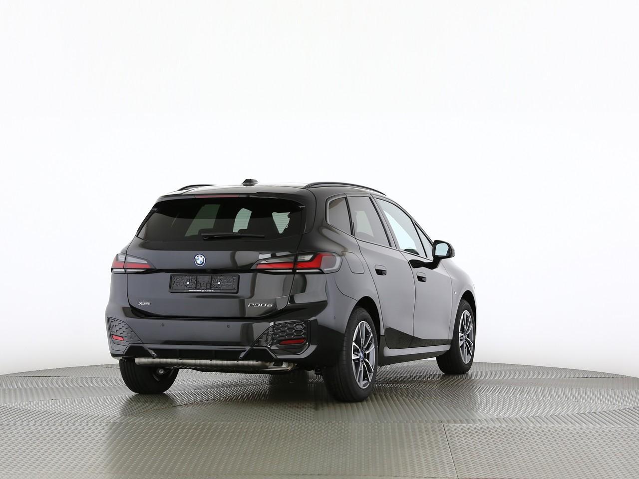BMW 230e xDrive Active Tourer-image-10