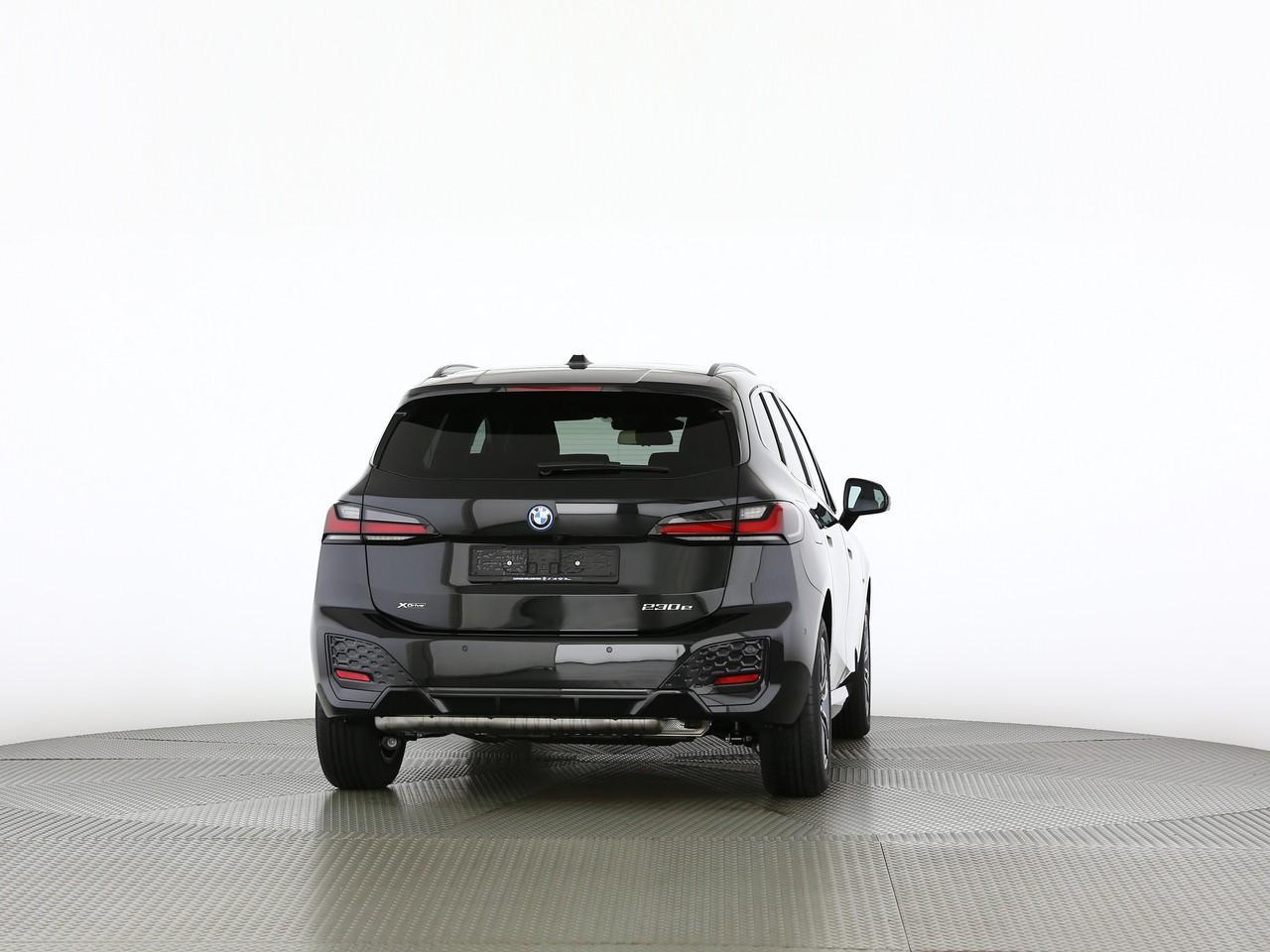 BMW 230e xDrive Active Tourer-image-9