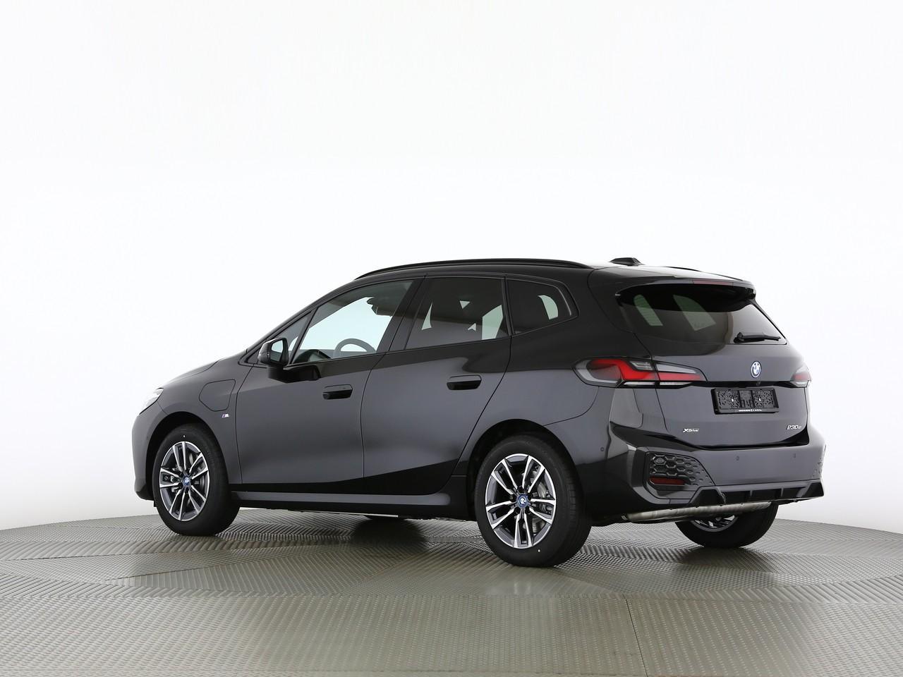 BMW 230e xDrive Active Tourer-image-6