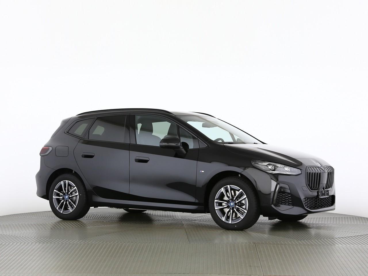 BMW 230e xDrive Active Tourer-image-16
