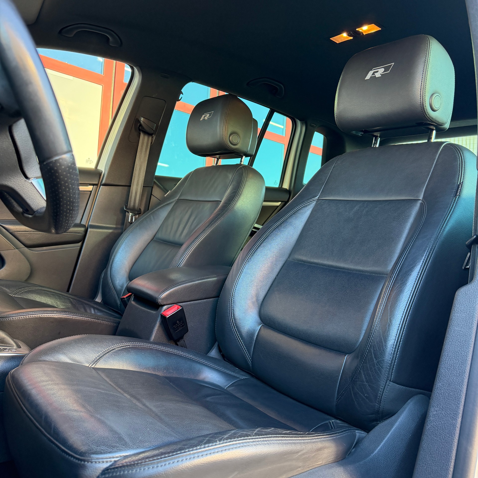 VW Tiguan 2.0 TSI R-Line Design 4Motion DSG-image-10