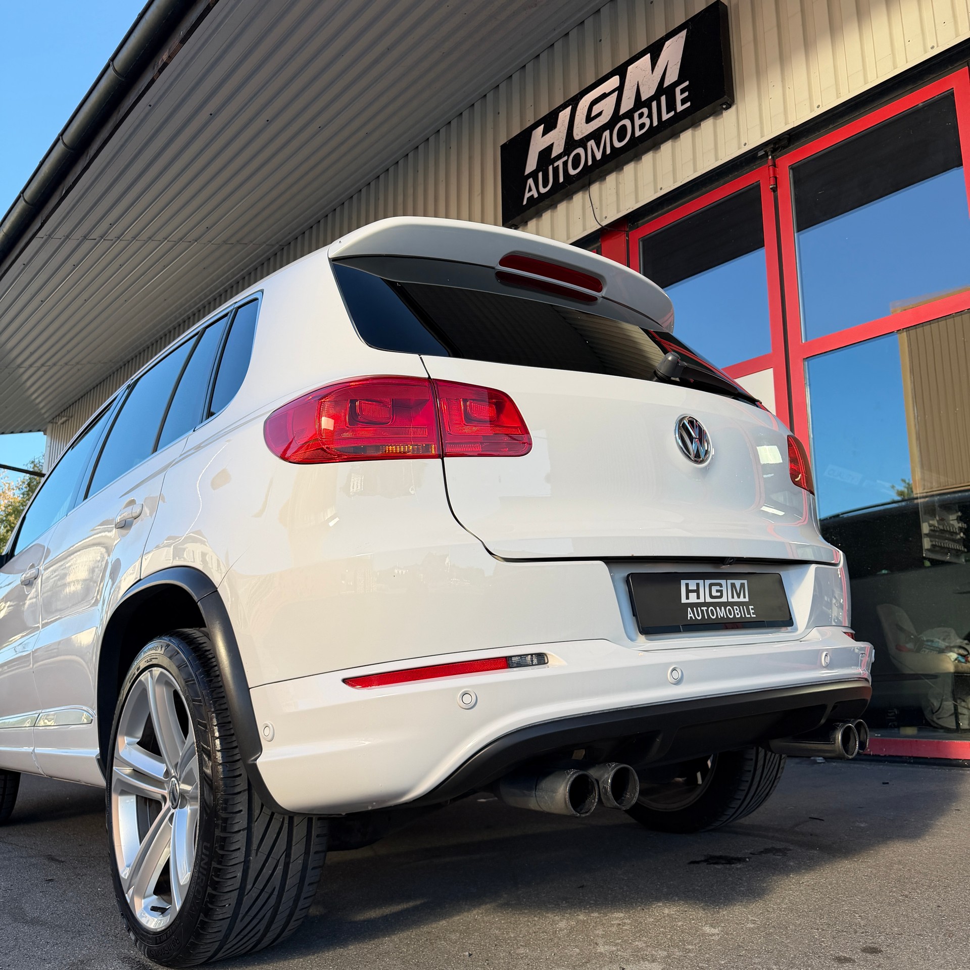VW Tiguan 2.0 TSI R-Line Design 4Motion DSG-image-5