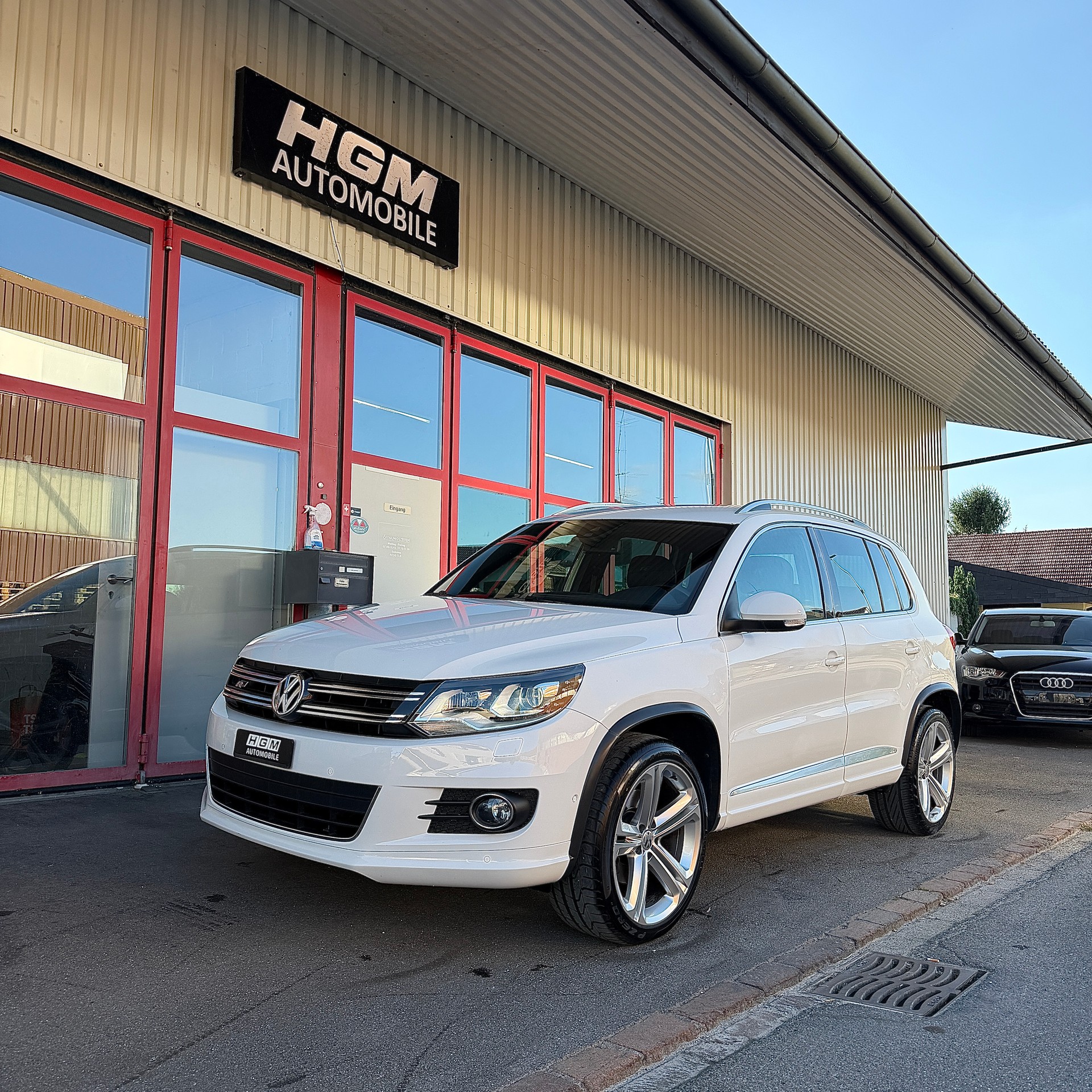 VW Tiguan 2.0 TSI R-Line Design 4Motion DSG-image-1