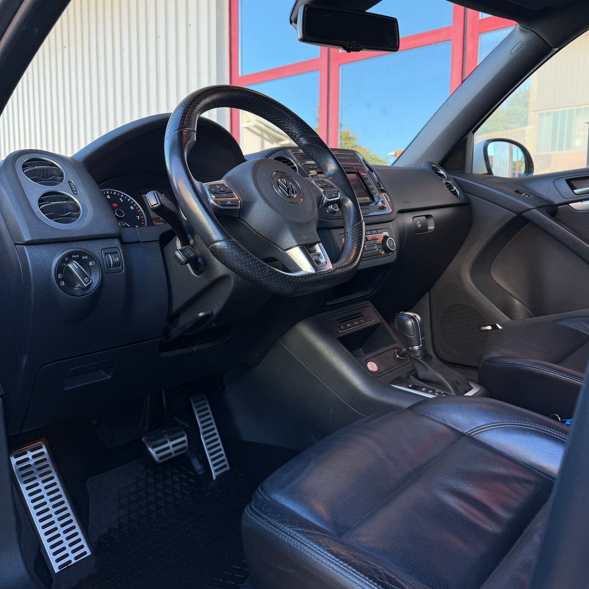 VW Tiguan 2.0 TSI R-Line Design 4Motion DSG-image-8