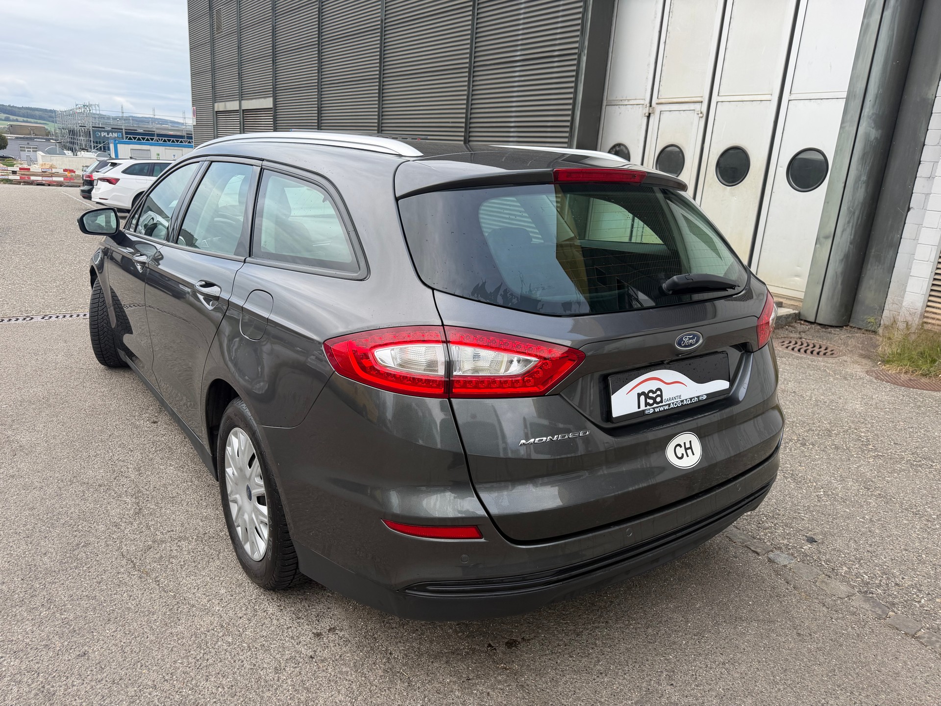 FORD Mondeo 2.0 TDCi Trend PowerShift ** Gr. Navi ** Klima-auto ** Tempomat ** PDC H ** RF- Kamera ** Sitzheizung ** Frisch Ab MFK-image-11