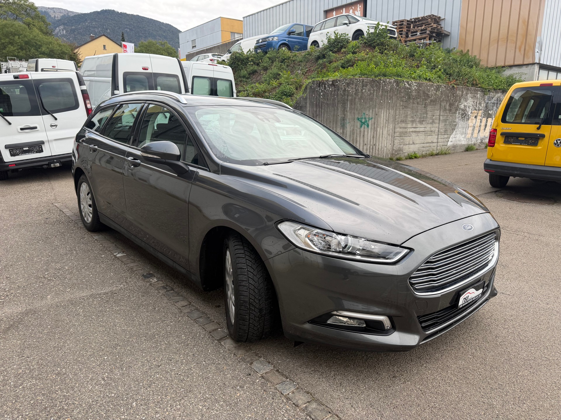 FORD Mondeo 2.0 TDCi Trend PowerShift ** Gr. Navi ** Klima-auto ** Tempomat ** PDC H ** RF- Kamera ** Sitzheizung ** Frisch Ab MFK-image-5