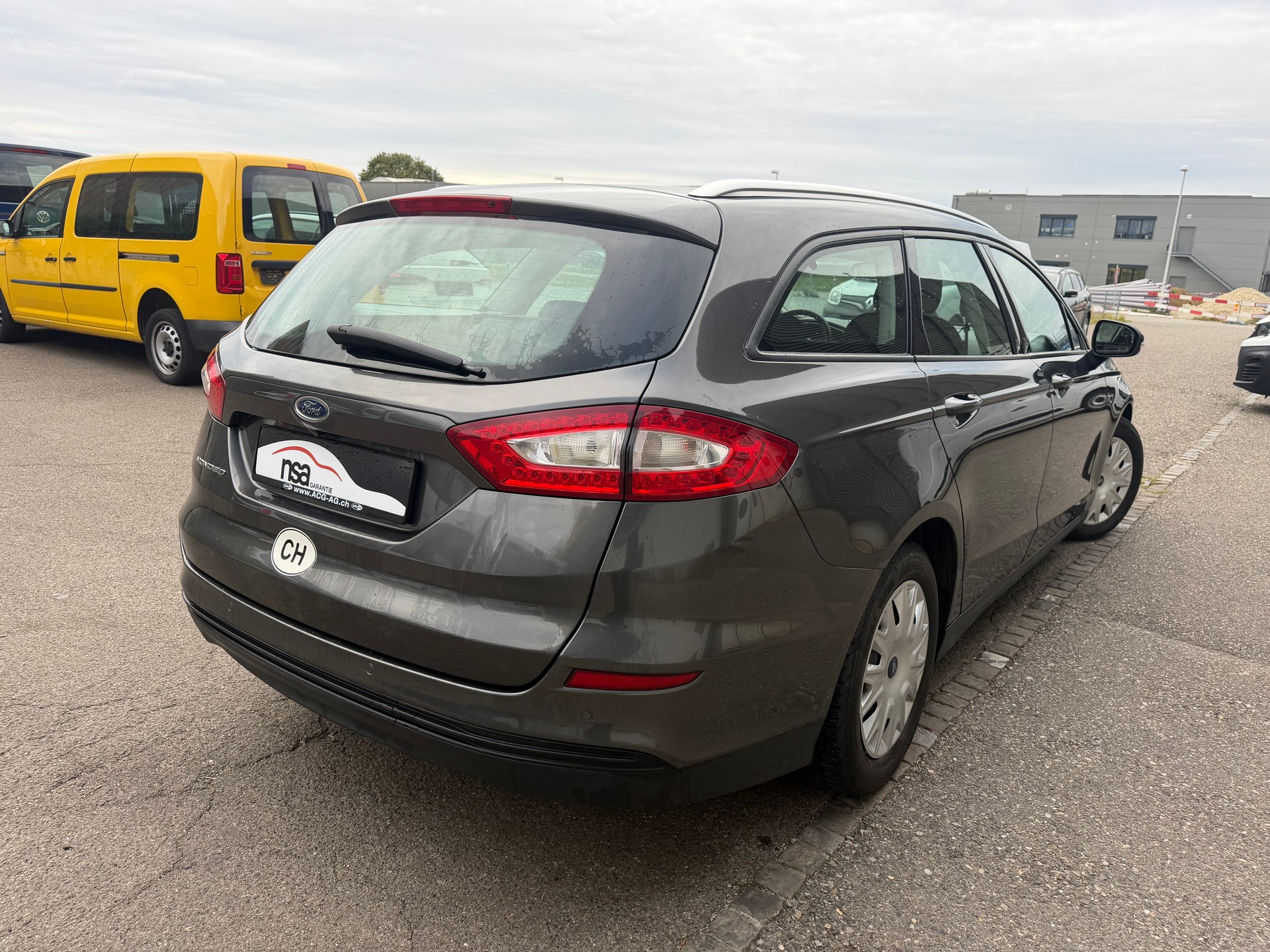 FORD Mondeo 2.0 TDCi Trend PowerShift ** Gr. Navi ** Klima-auto ** Tempomat ** PDC H ** RF- Kamera ** Sitzheizung ** Frisch Ab MFK-image-4