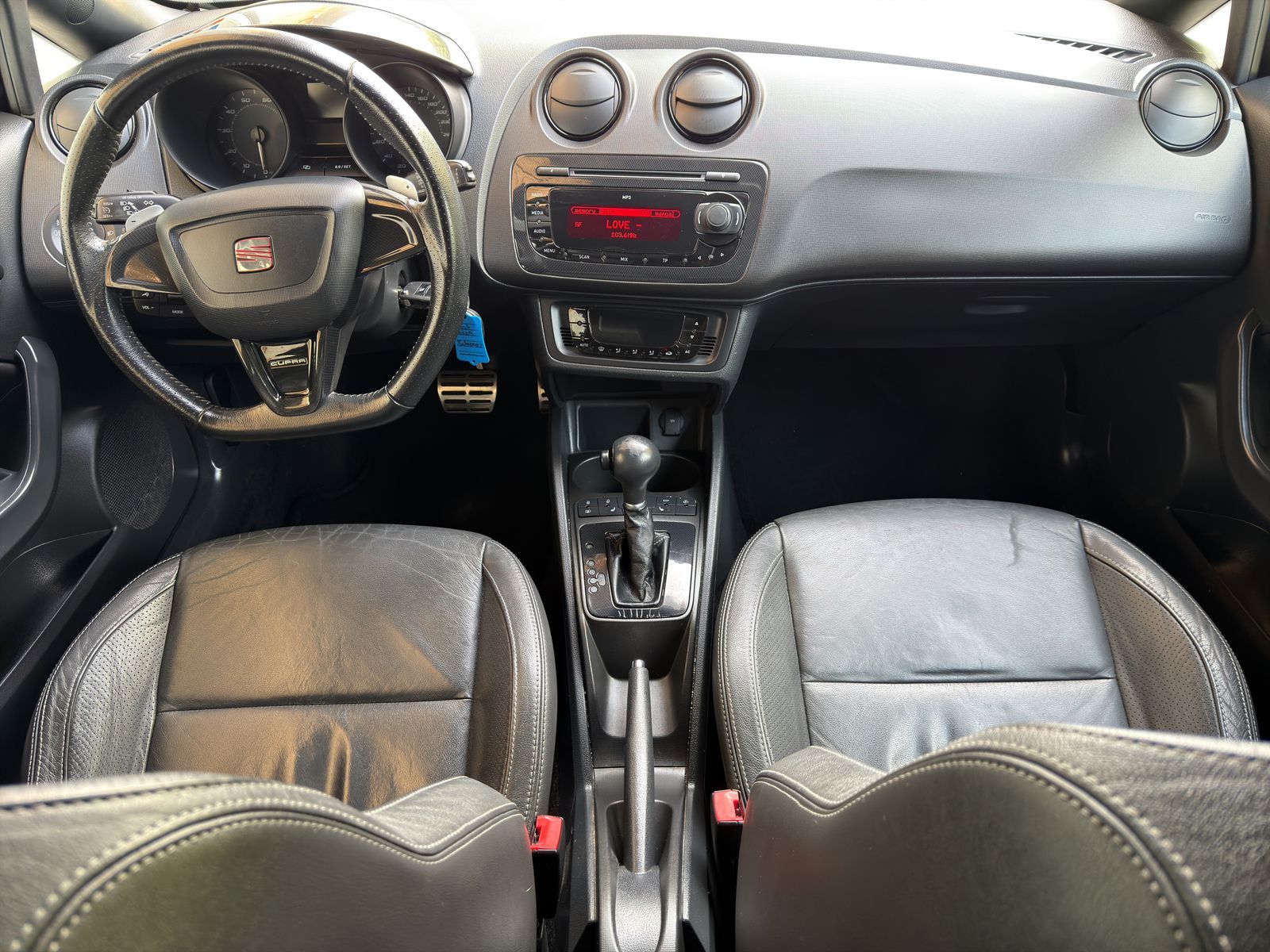SEAT Ibiza SC 1.4 TSI Cupra R210 Swiss Racing DSG-image-8