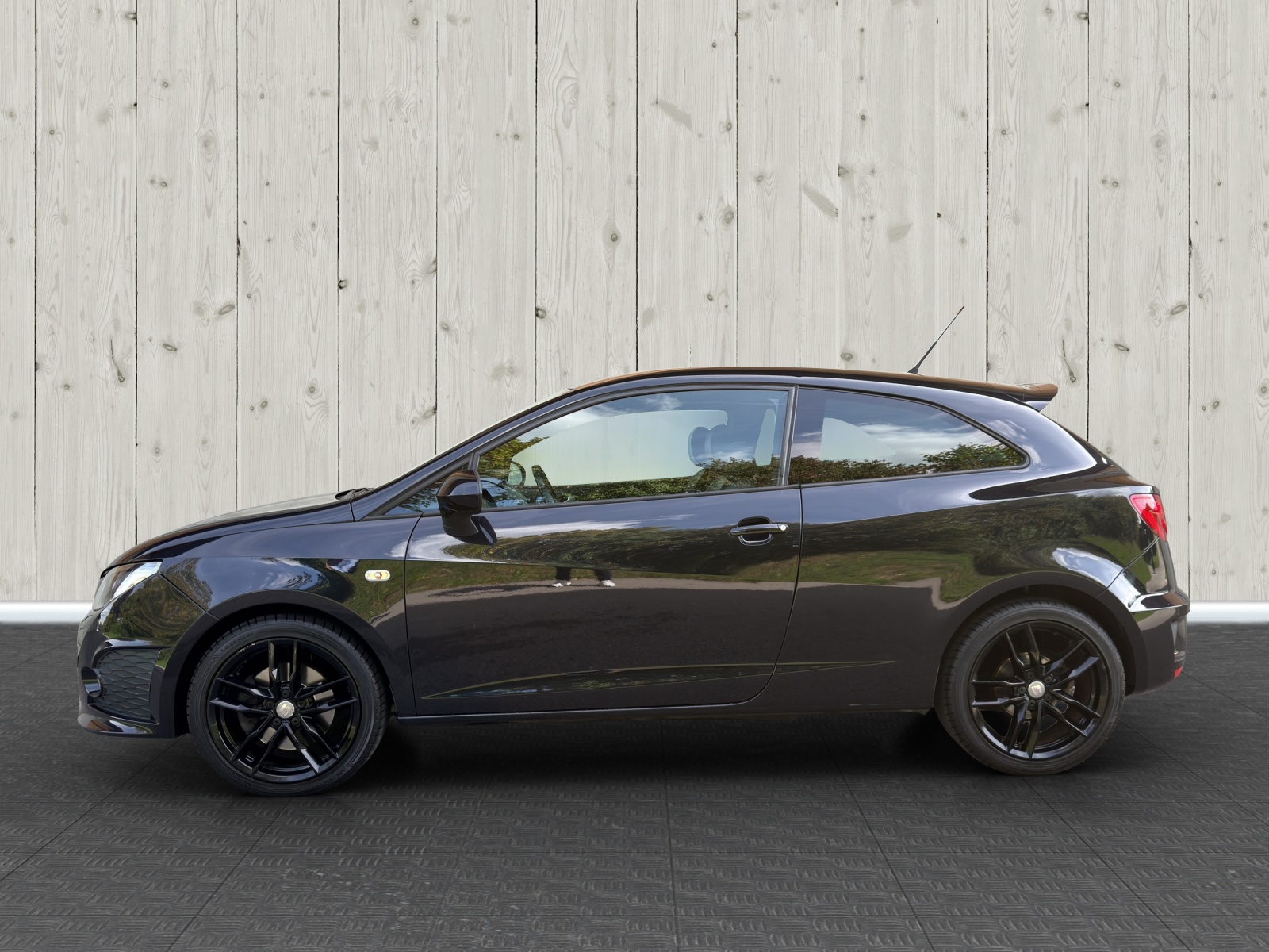 SEAT Ibiza SC 1.4 TSI Cupra R210 Swiss Racing DSG-image-3