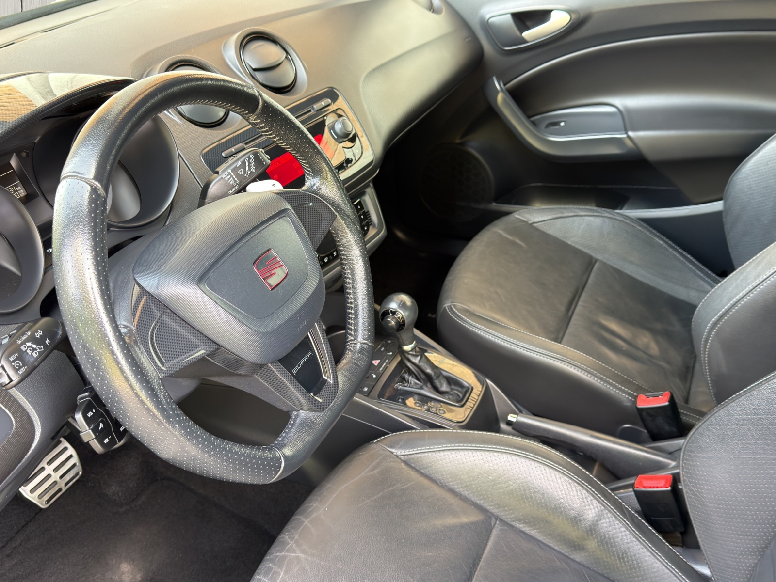 SEAT Ibiza SC 1.4 TSI Cupra R210 Swiss Racing DSG-image-10
