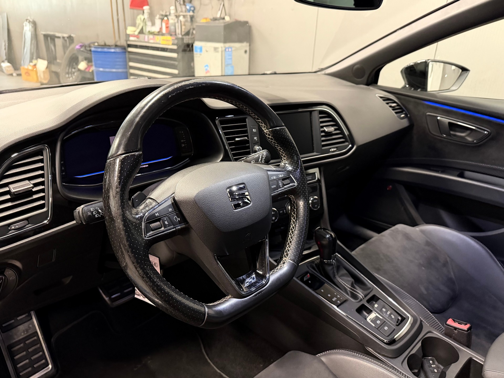 SEAT Leon 2.0 TSI Cupra 290 DSG-image-9