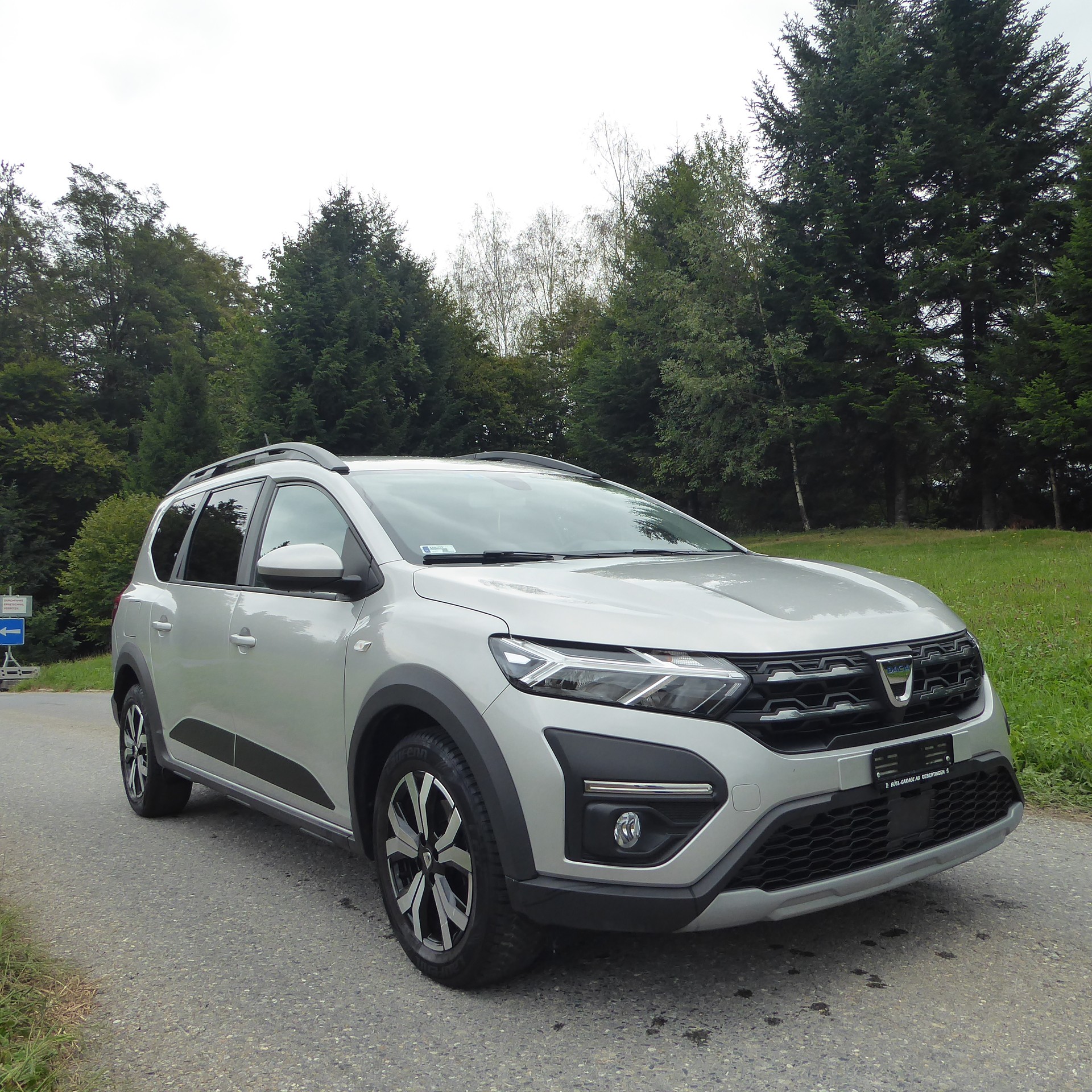DACIA Jogger TCe 110 Comfort-image-1