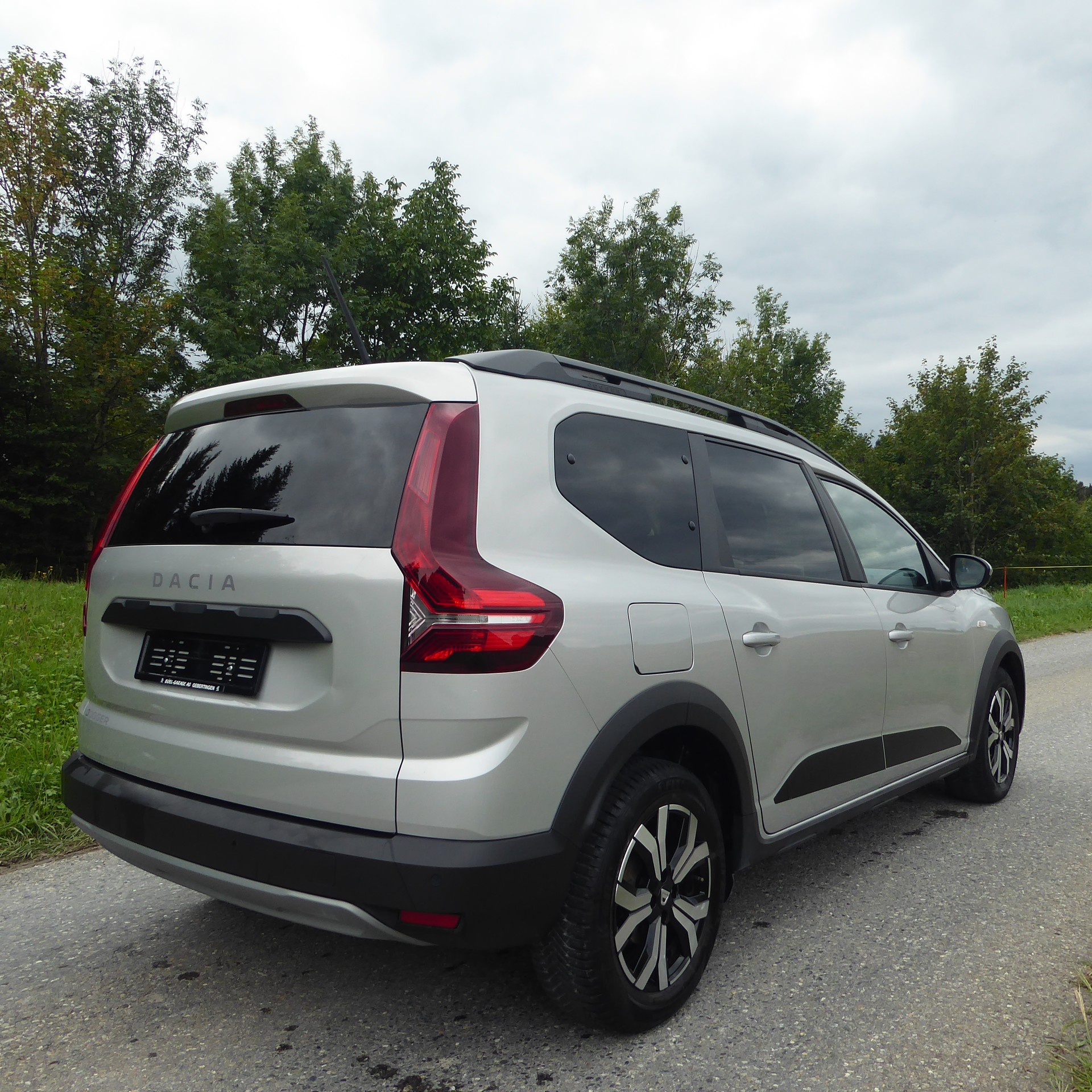 DACIA Jogger TCe 110 Comfort-image-3