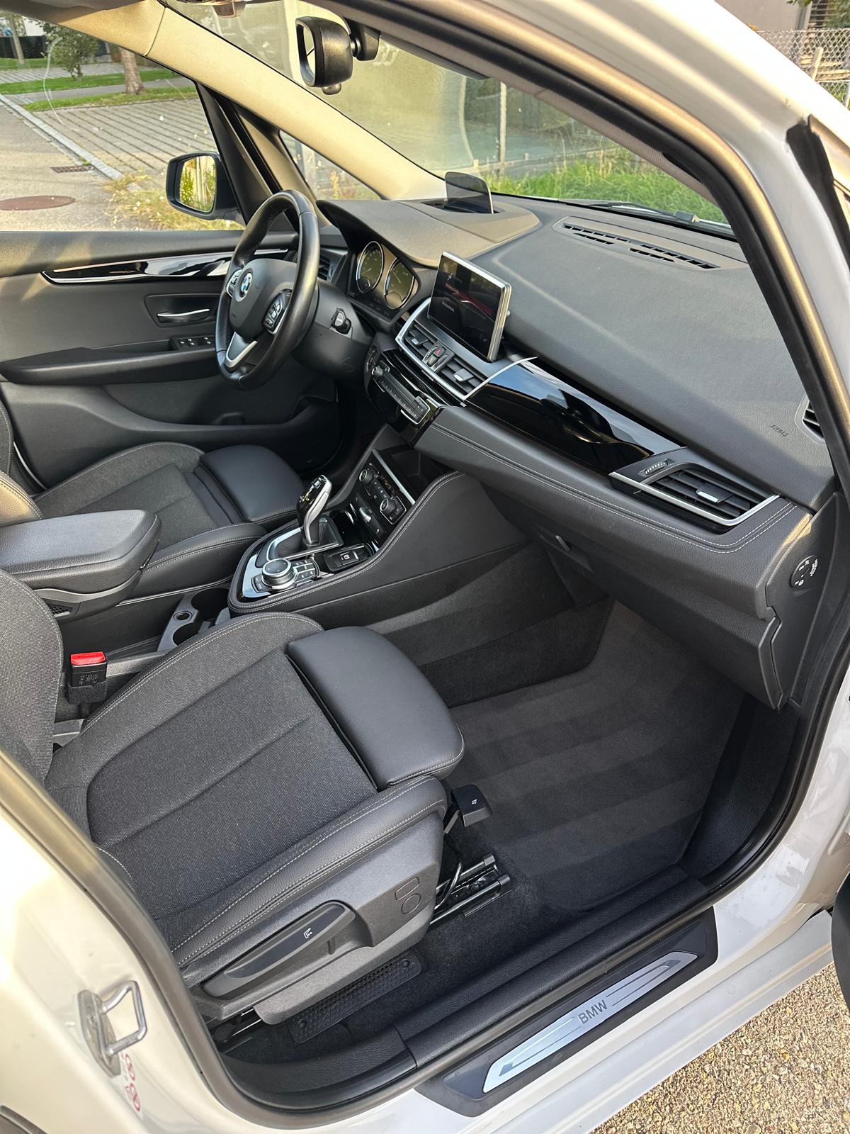 BMW 218d Gran Tourer Steptronic Fleet Edition-image-10
