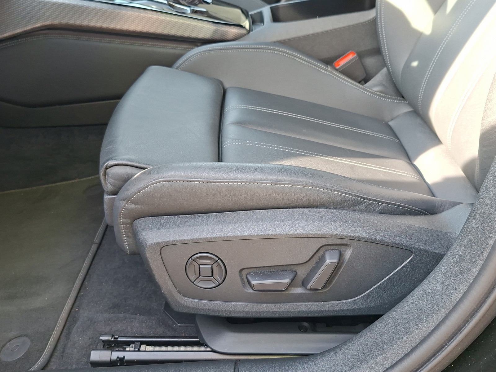 AUDI A5 Avant TFSI quattro 150 kW S tronic-image-14