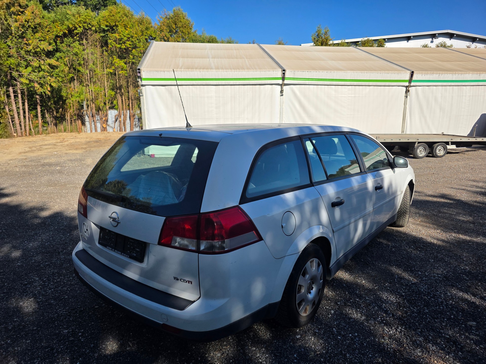 OPEL Vectra Caravan 1.9 CDTi 16V Diamond Automatic-image-4