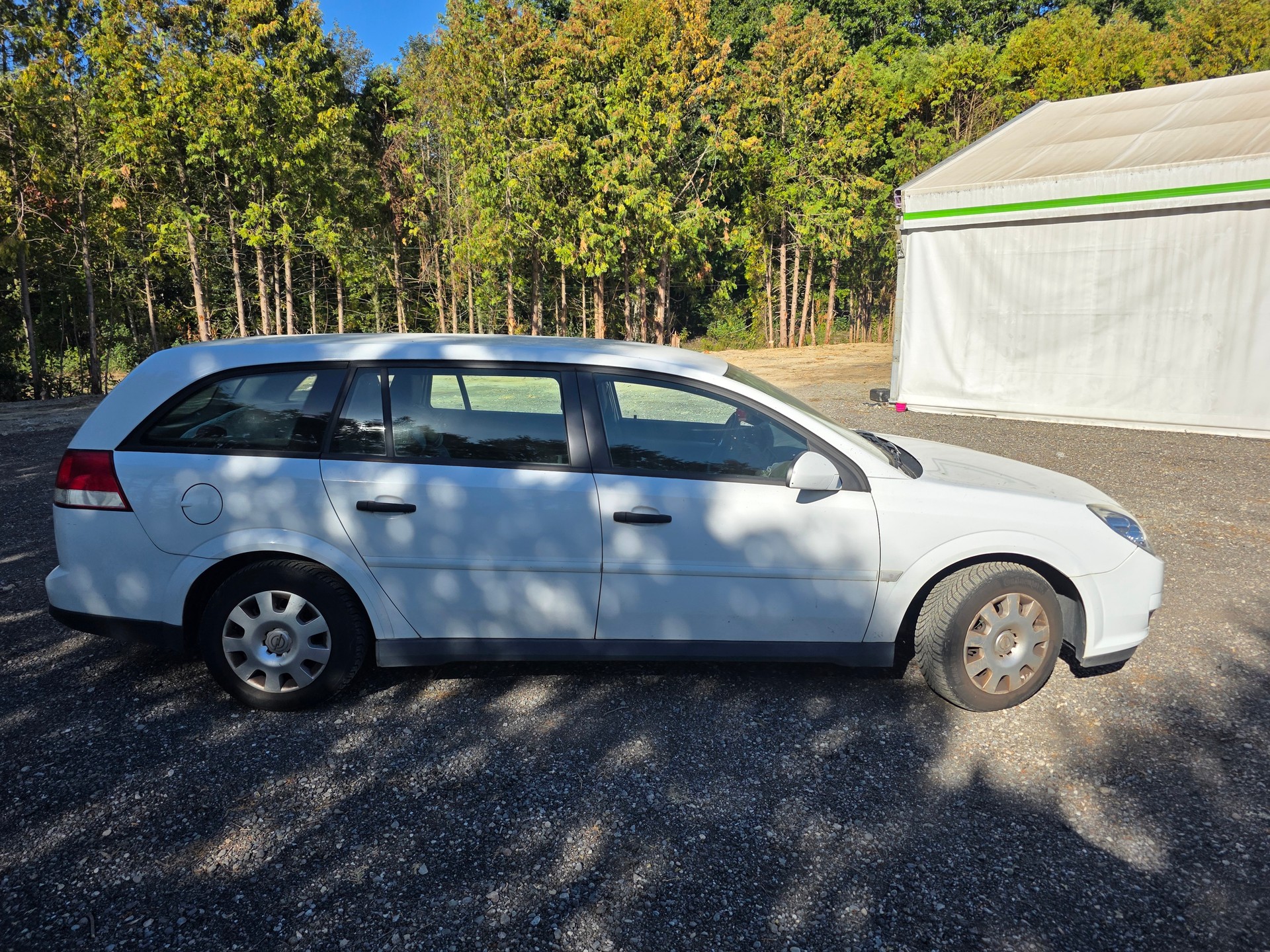 OPEL Vectra Caravan 1.9 CDTi 16V Diamond Automatic-image-3