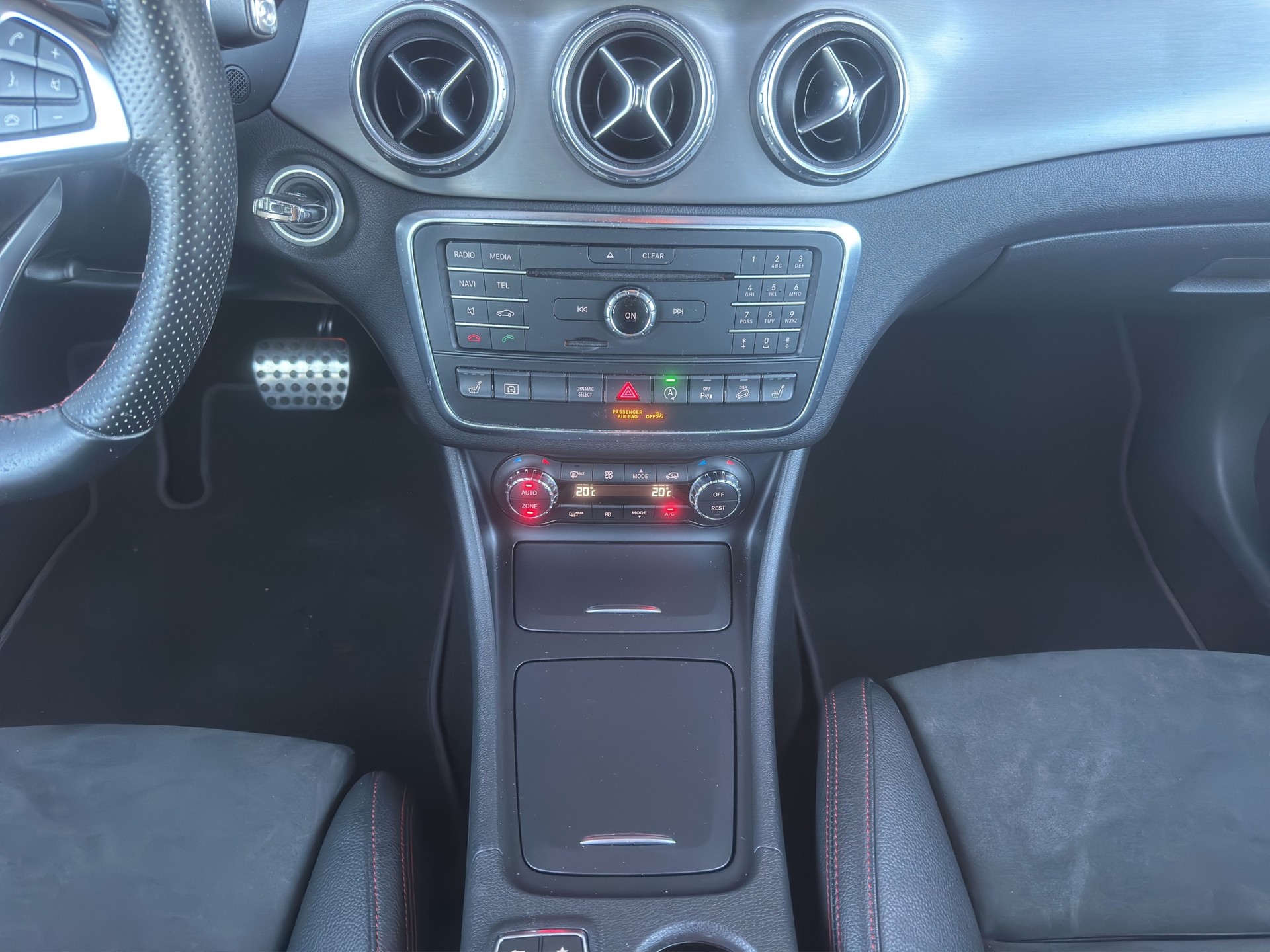 MERCEDES-BENZ GLA 220 d AMG Line 4Matic 7G-DCT-image-13