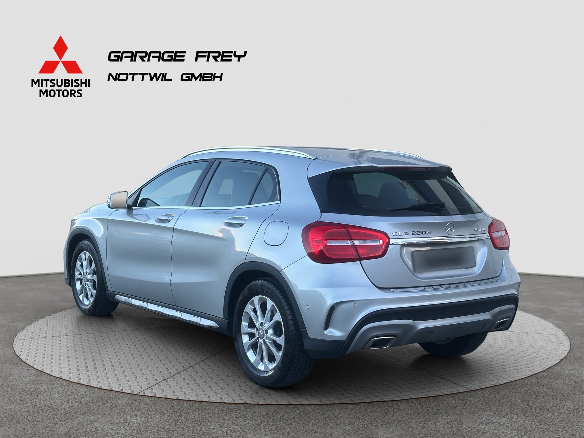 MERCEDES-BENZ GLA 220 d AMG Line 4Matic 7G-DCT-image-4