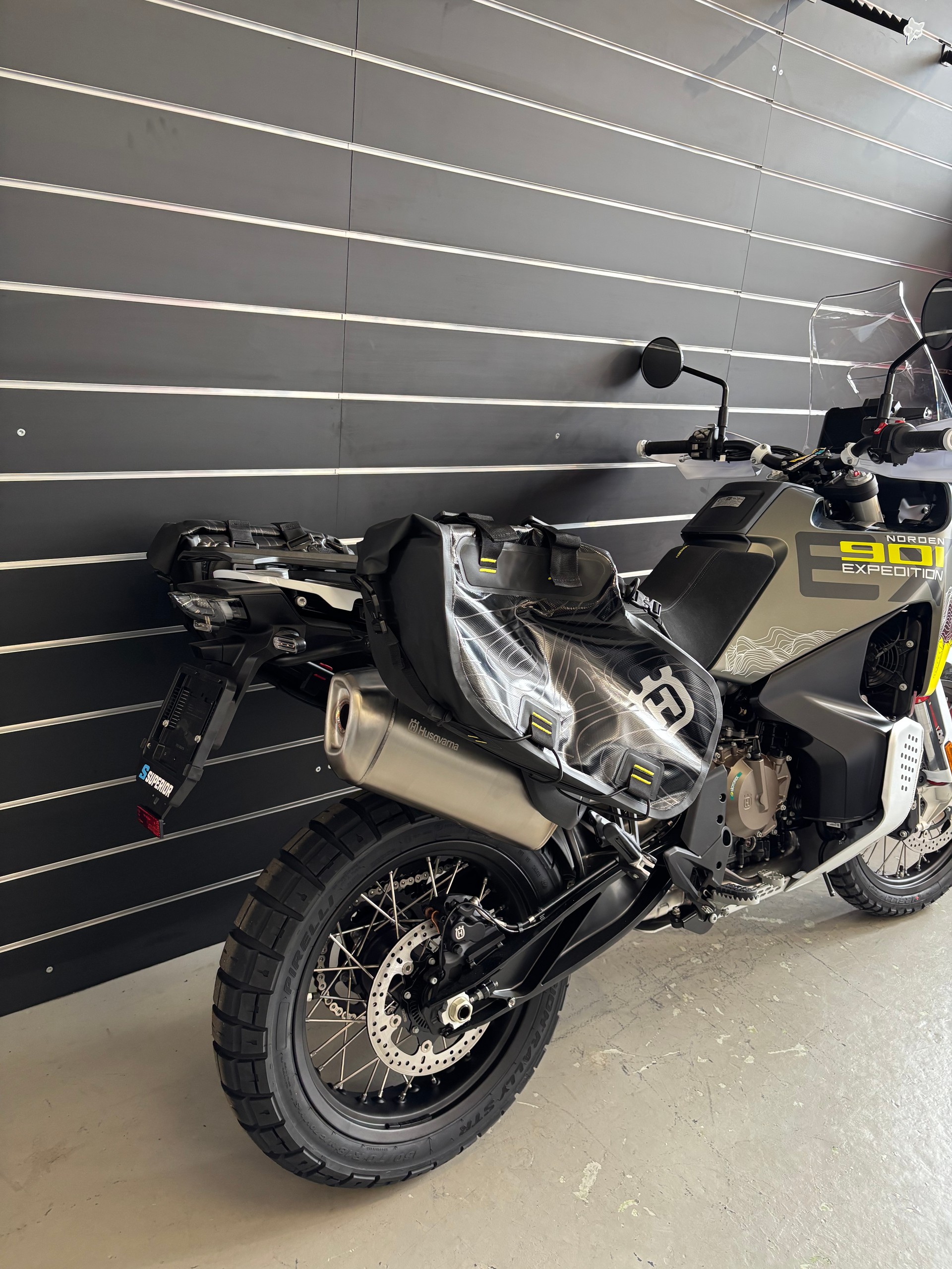 HUSQVARNA Norden 901 Expedition-showroom-element-3