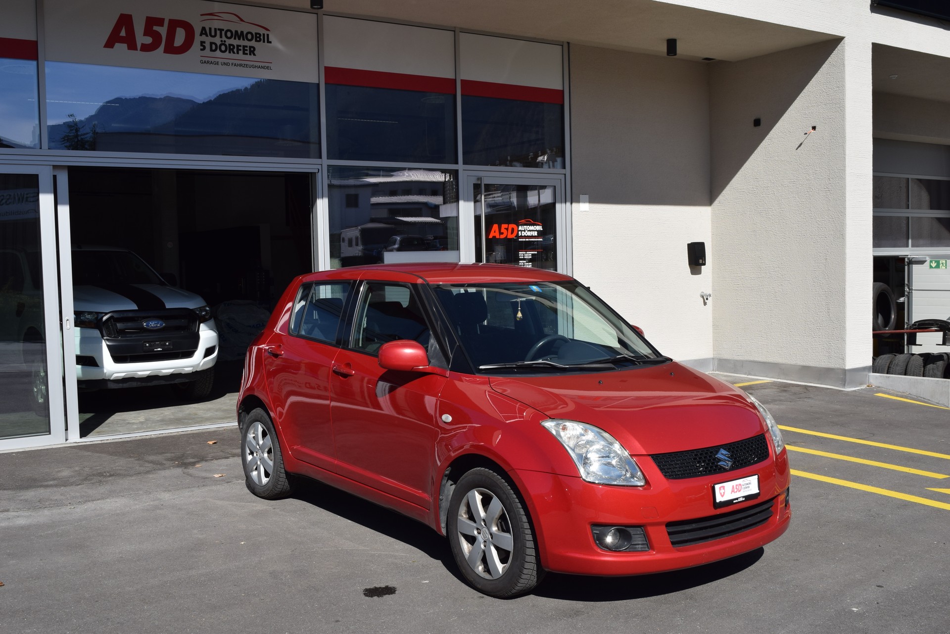 SUZUKI Swift 1.3i 16V GL Top 4x4-showroom-element-2