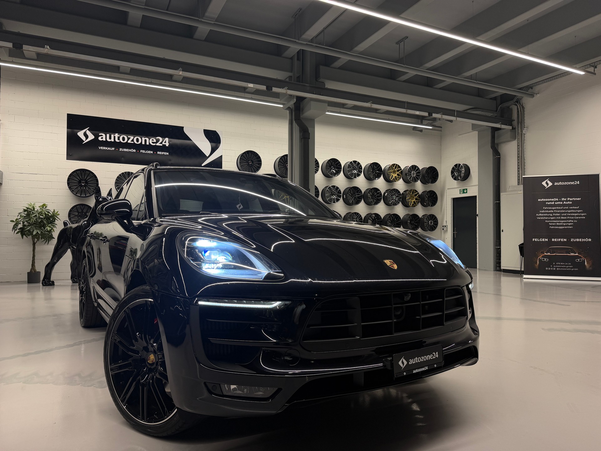 PORSCHE Macan 3.6 V6 Turbo *CH-Auto*Top Ausstattung*Garantie*Frisch ab MFK*Porsche Servicegepflegt*-showroom-element-1