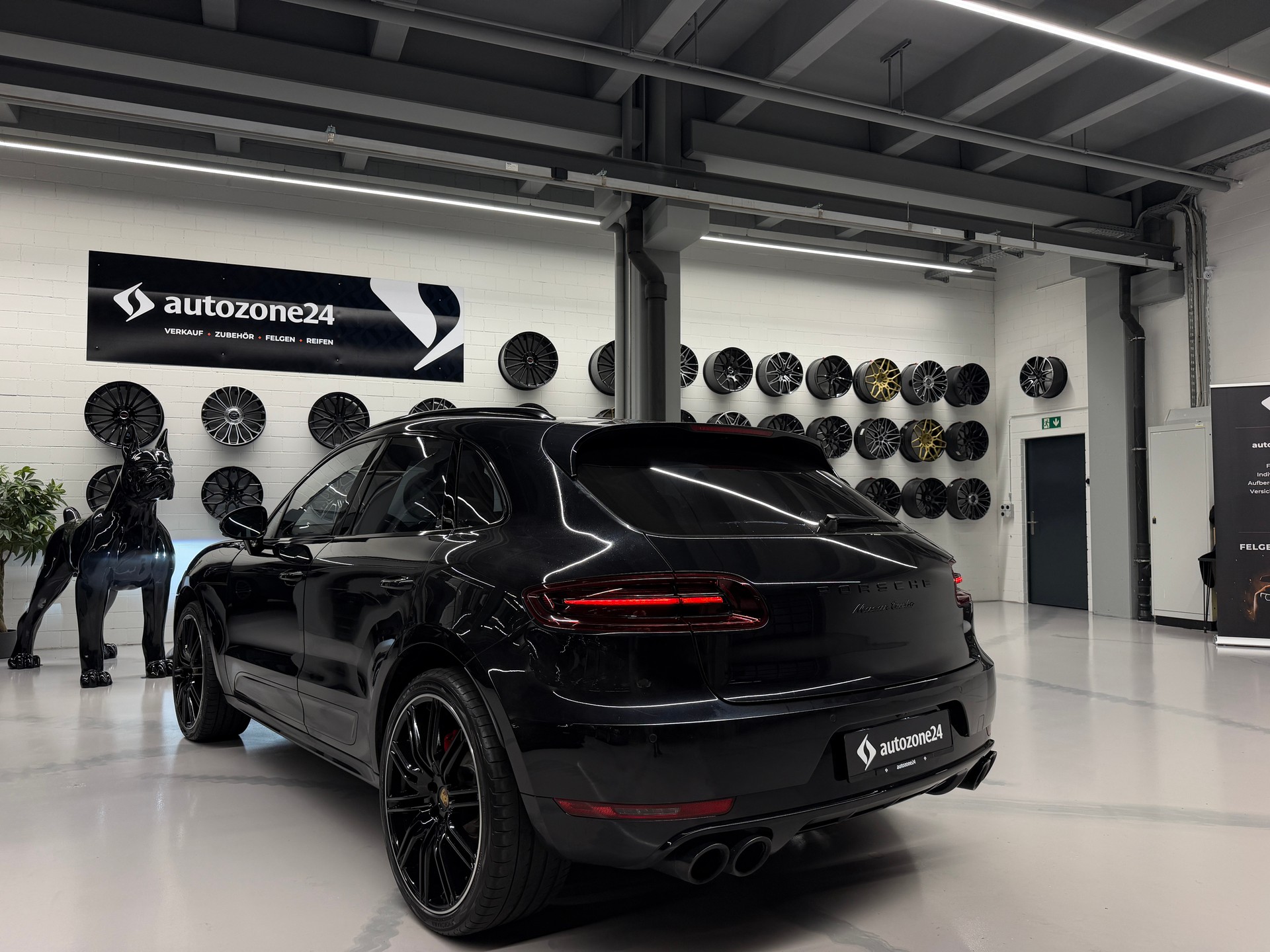 PORSCHE Macan 3.6 V6 Turbo *CH-Auto*Top Ausstattung*Garantie*Frisch ab MFK*Porsche Servicegepflegt*-showroom-element-2