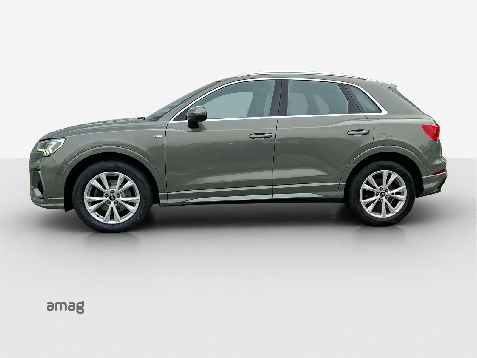 AUDI Q3 35 TFSI S line Attraction S-tronic-image-1