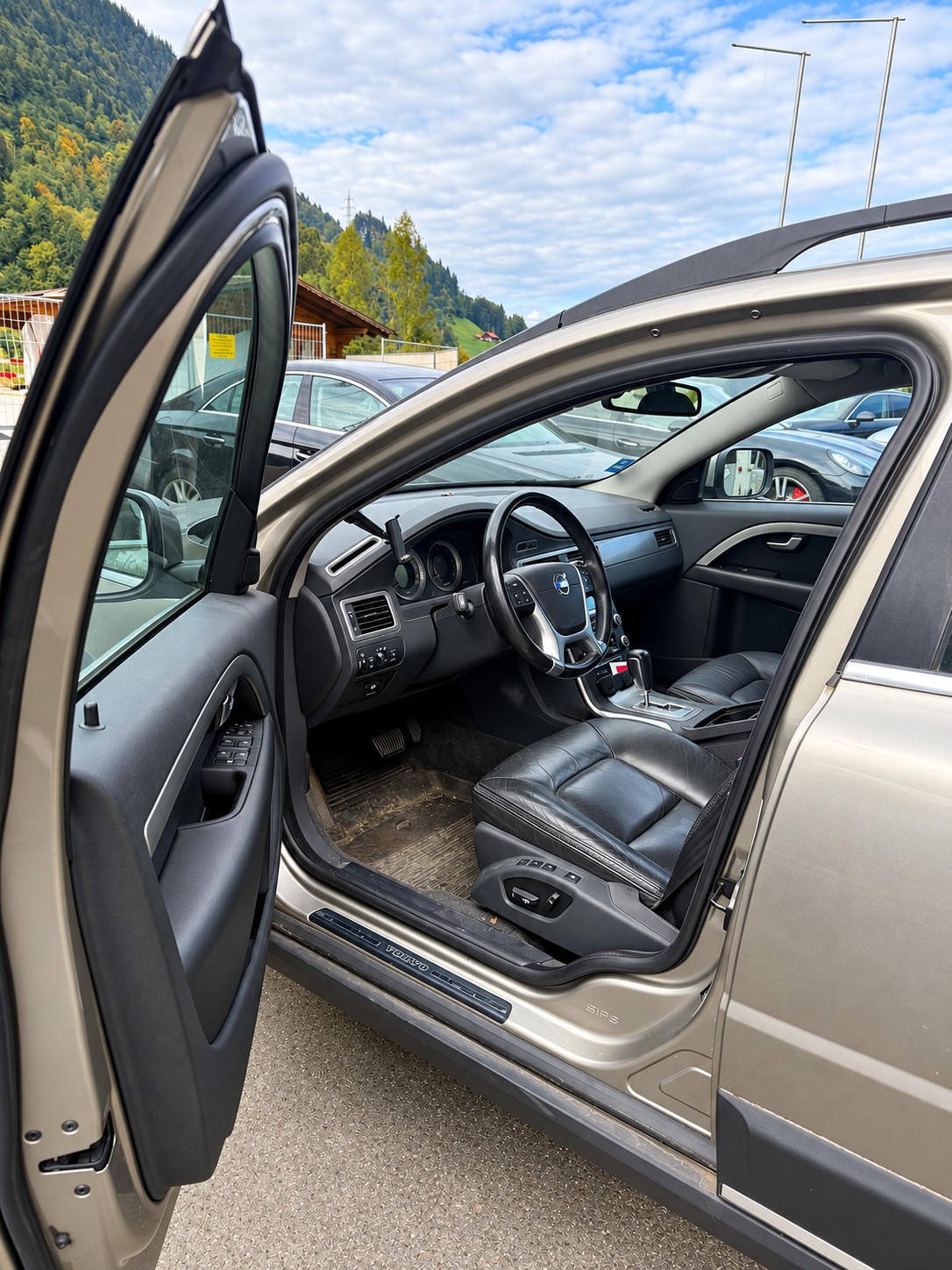 VOLVO XC70 D5 AWD Ocean Race Geartronic-image-6