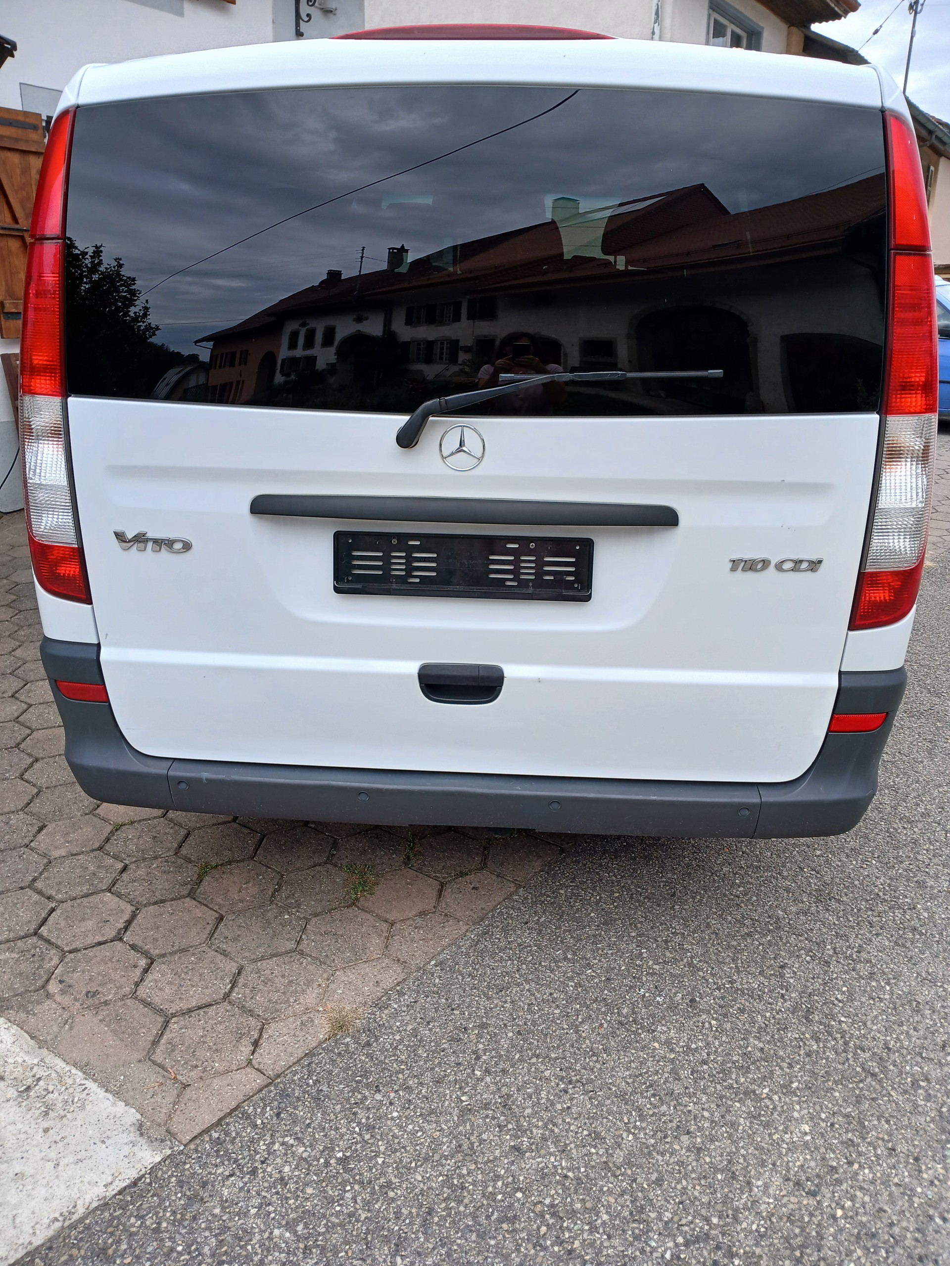 MERCEDES-BENZ Vito 110 CDI Blue Efficiency Crew-image-4