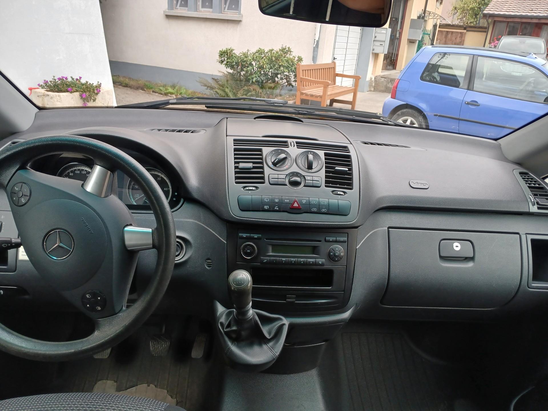 MERCEDES-BENZ Vito 110 CDI Blue Efficiency Crew-image-6