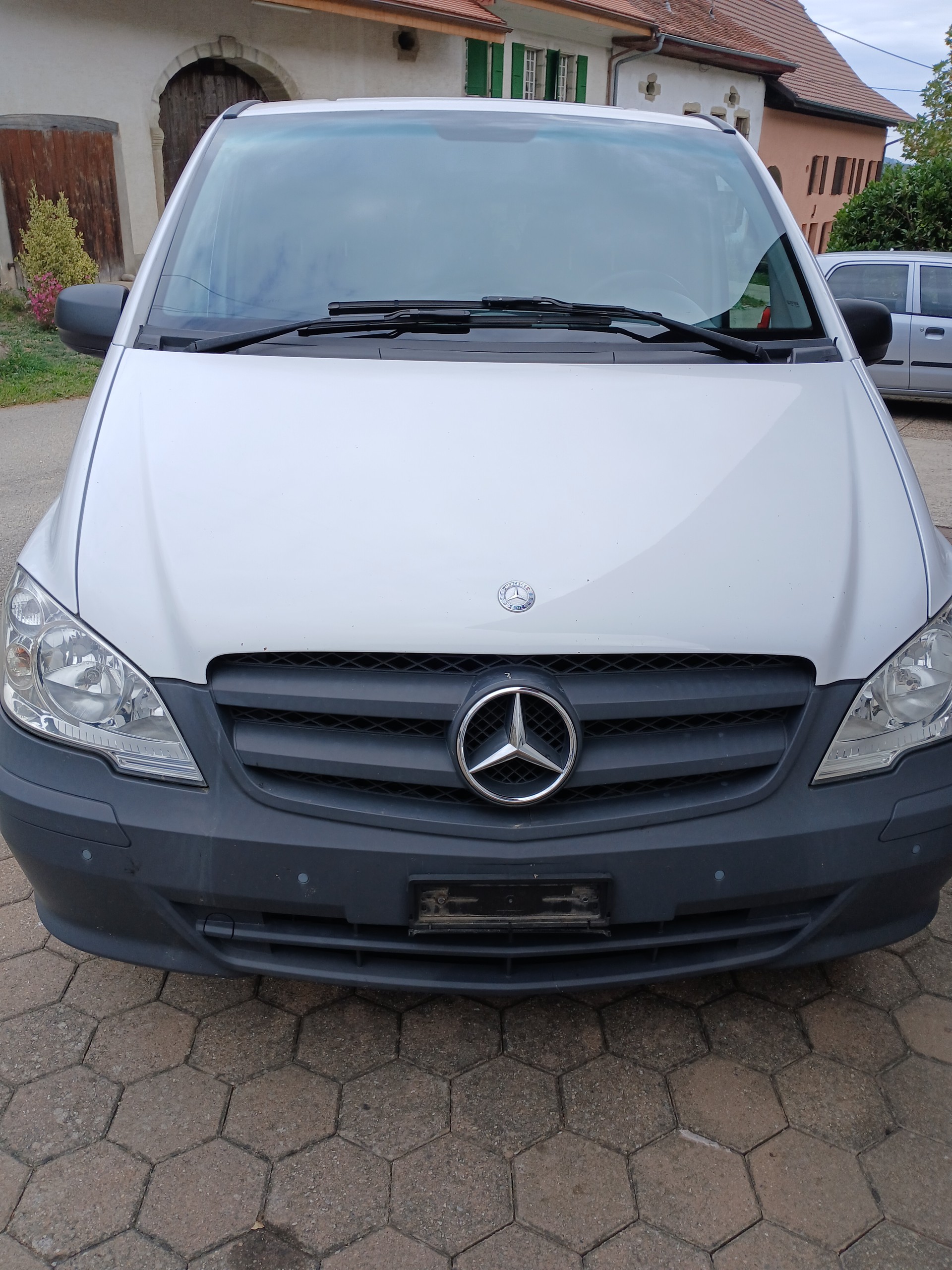 MERCEDES-BENZ Vito 110 CDI Blue Efficiency Crew-image-2