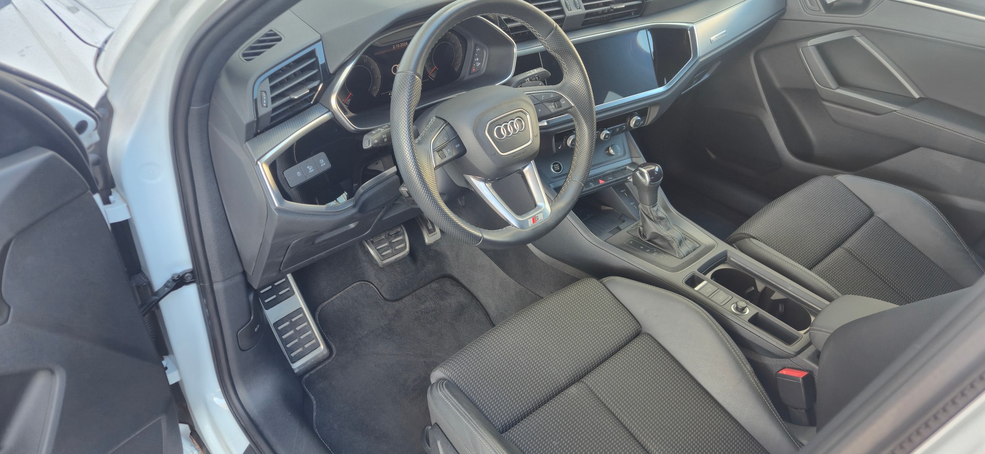 AUDI Q3 35 TFSI S line Attraction S-tronic-image-7