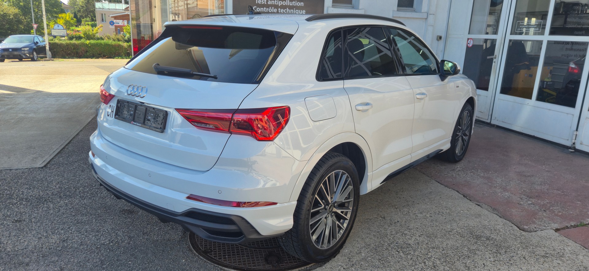 AUDI Q3 35 TFSI S line Attraction S-tronic-image-3