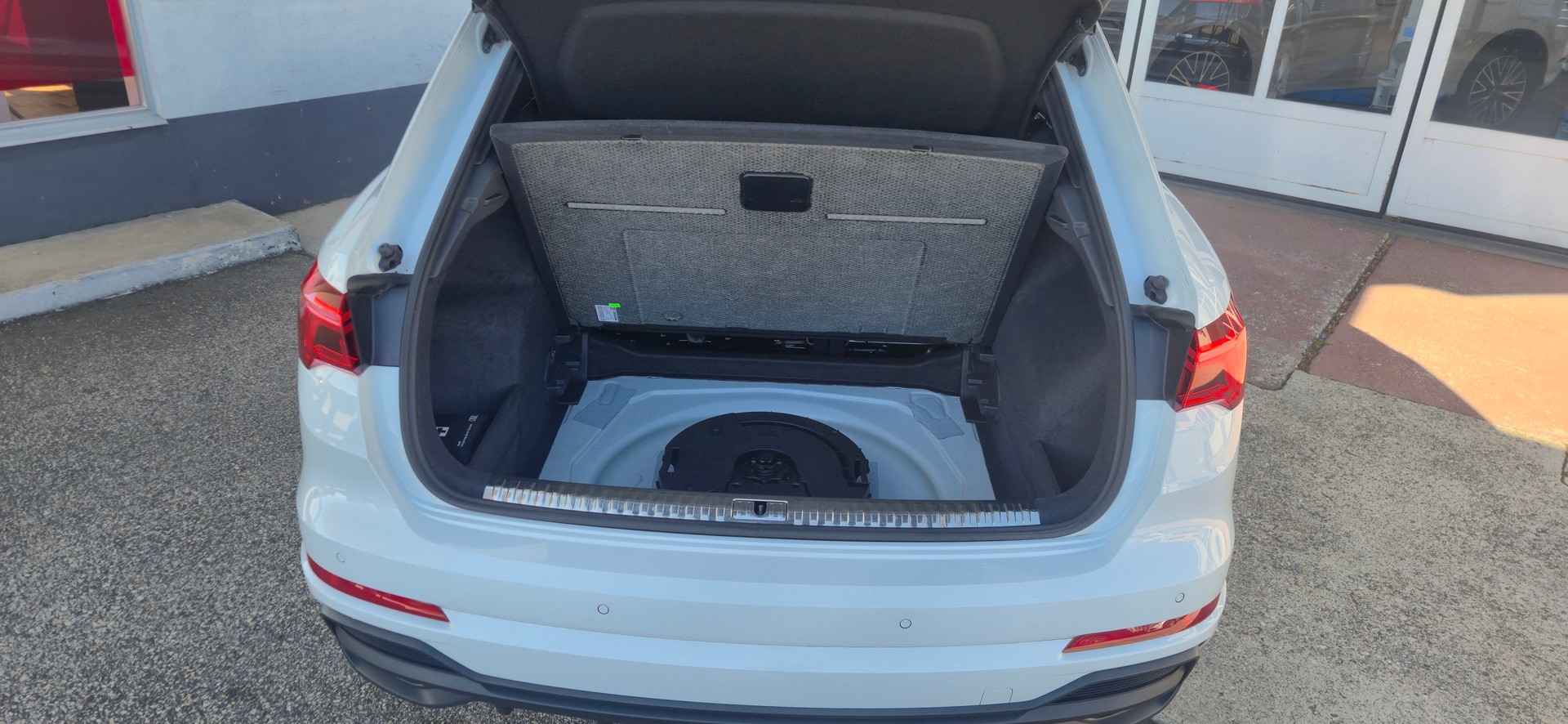 AUDI Q3 35 TFSI S line Attraction S-tronic-image-9