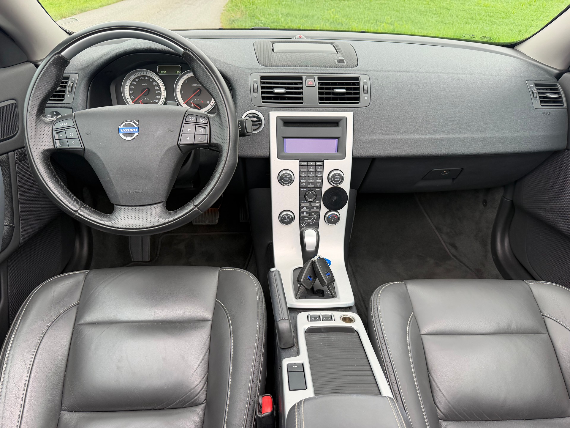 VOLVO C70 D4 Summum Geartronic-image-12