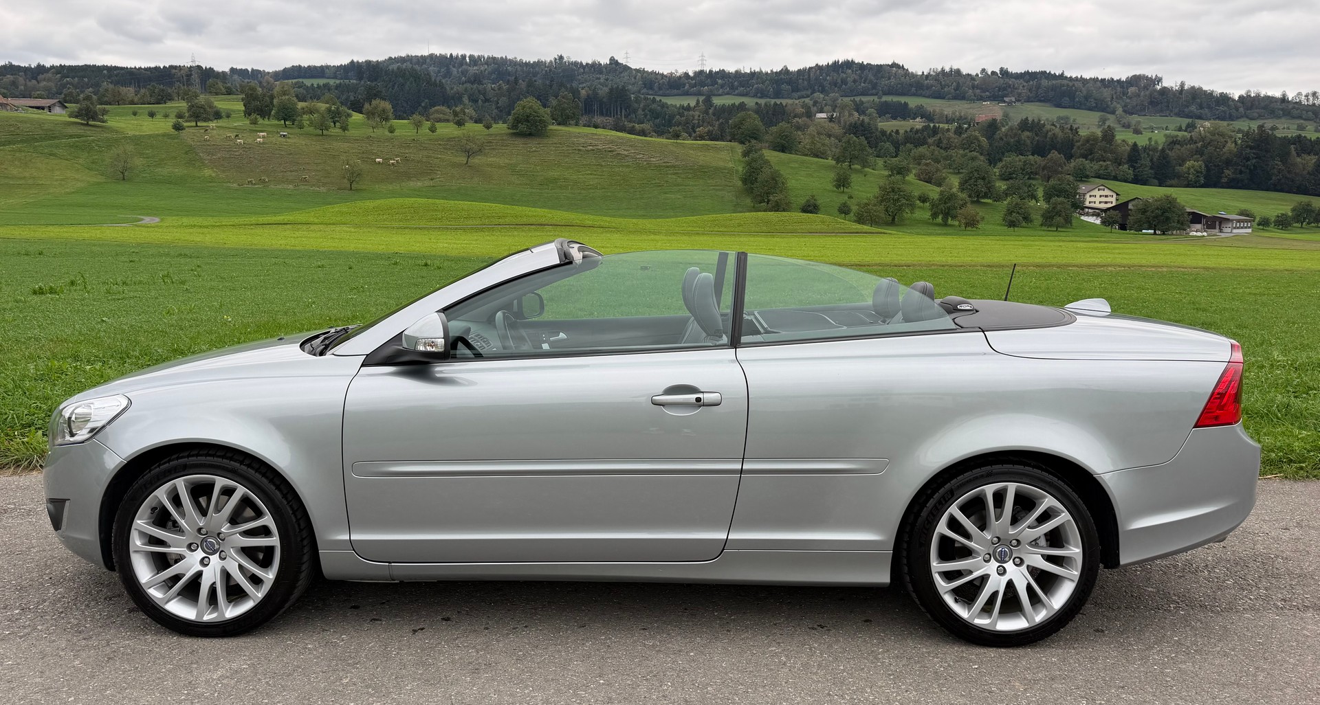 VOLVO C70 D4 Summum Geartronic-image-3