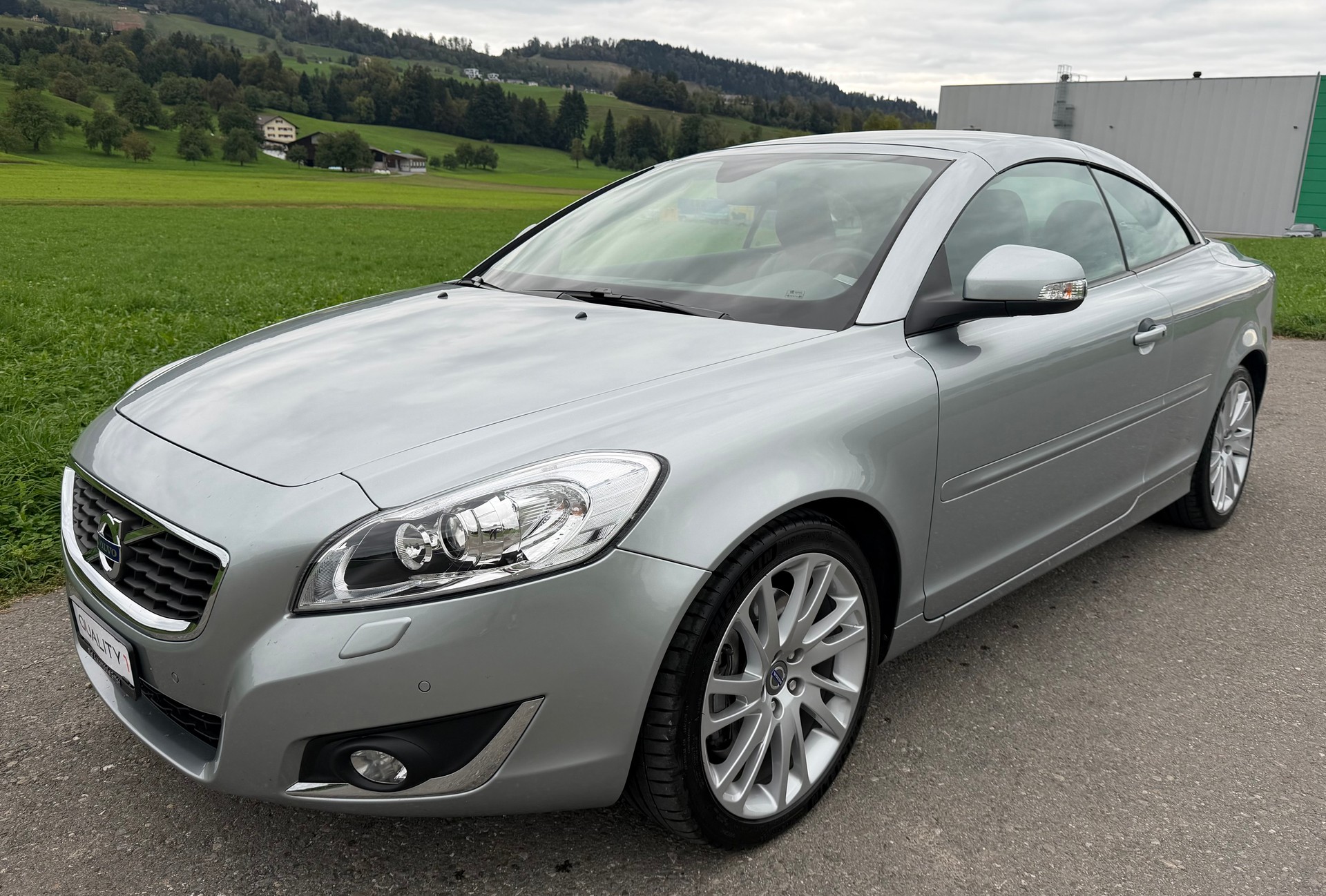VOLVO C70 D4 Summum Geartronic-image-1