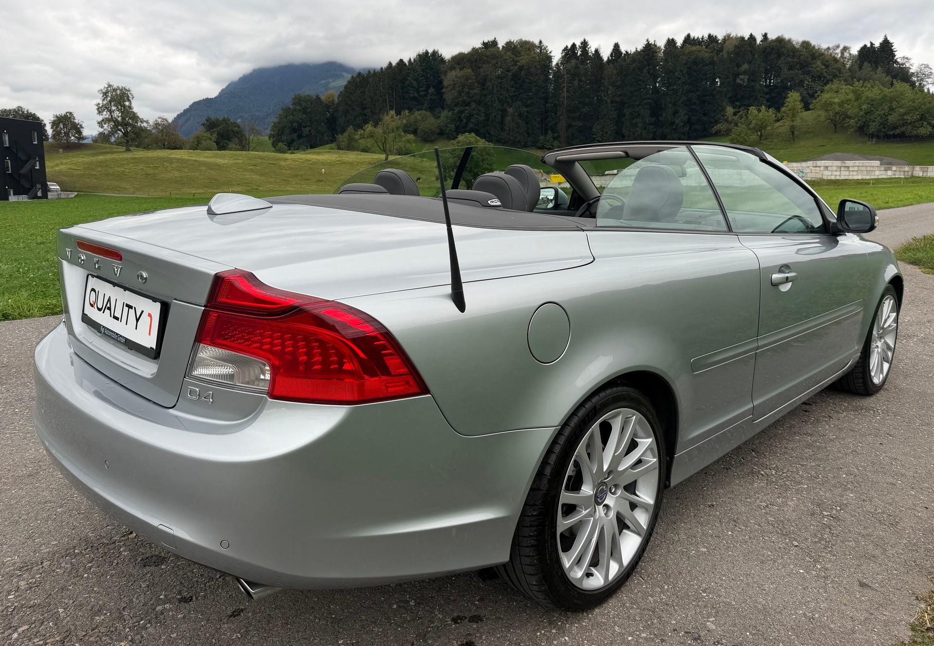 VOLVO C70 D4 Summum Geartronic-image-6