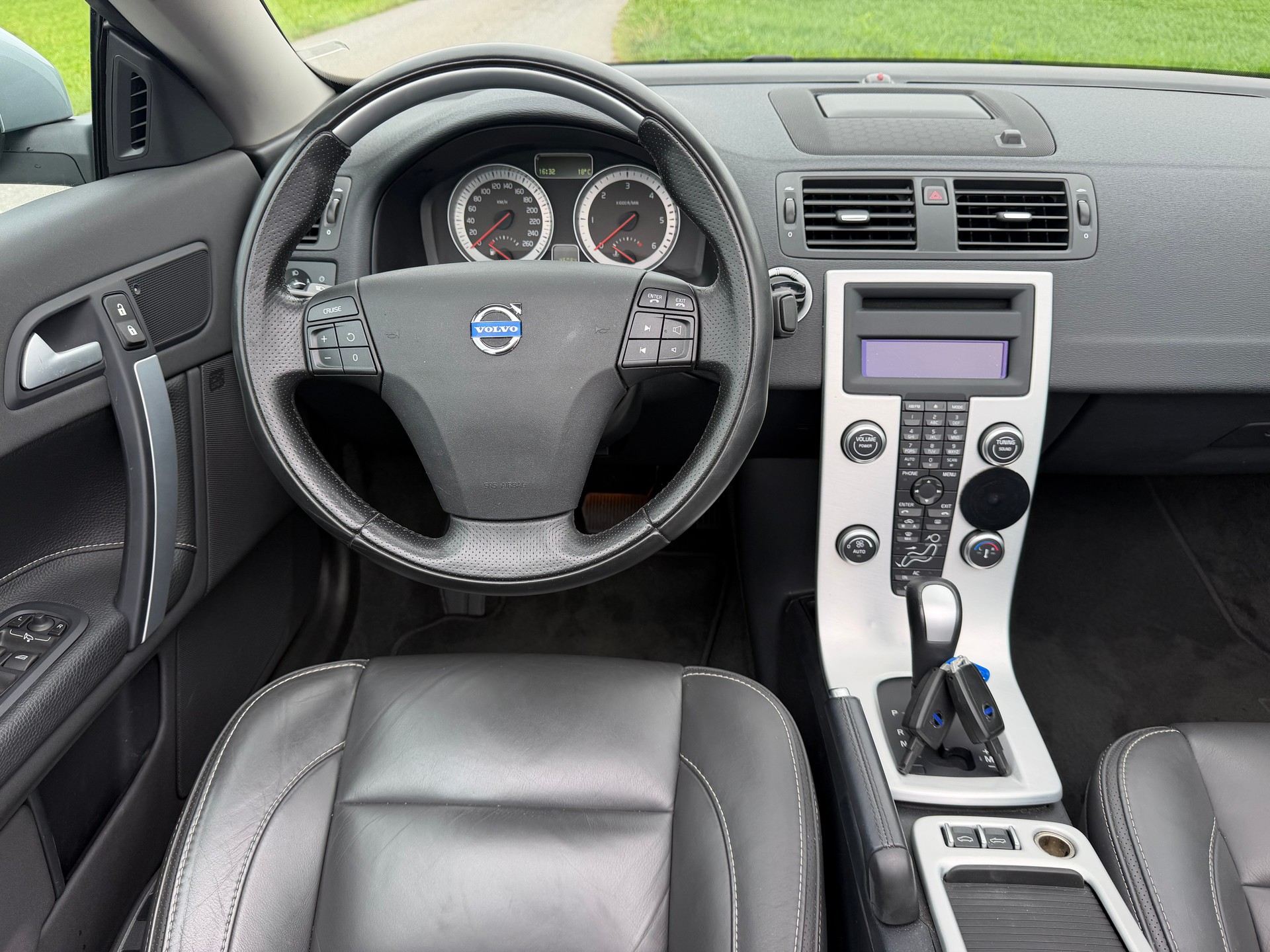 VOLVO C70 D4 Summum Geartronic-image-13
