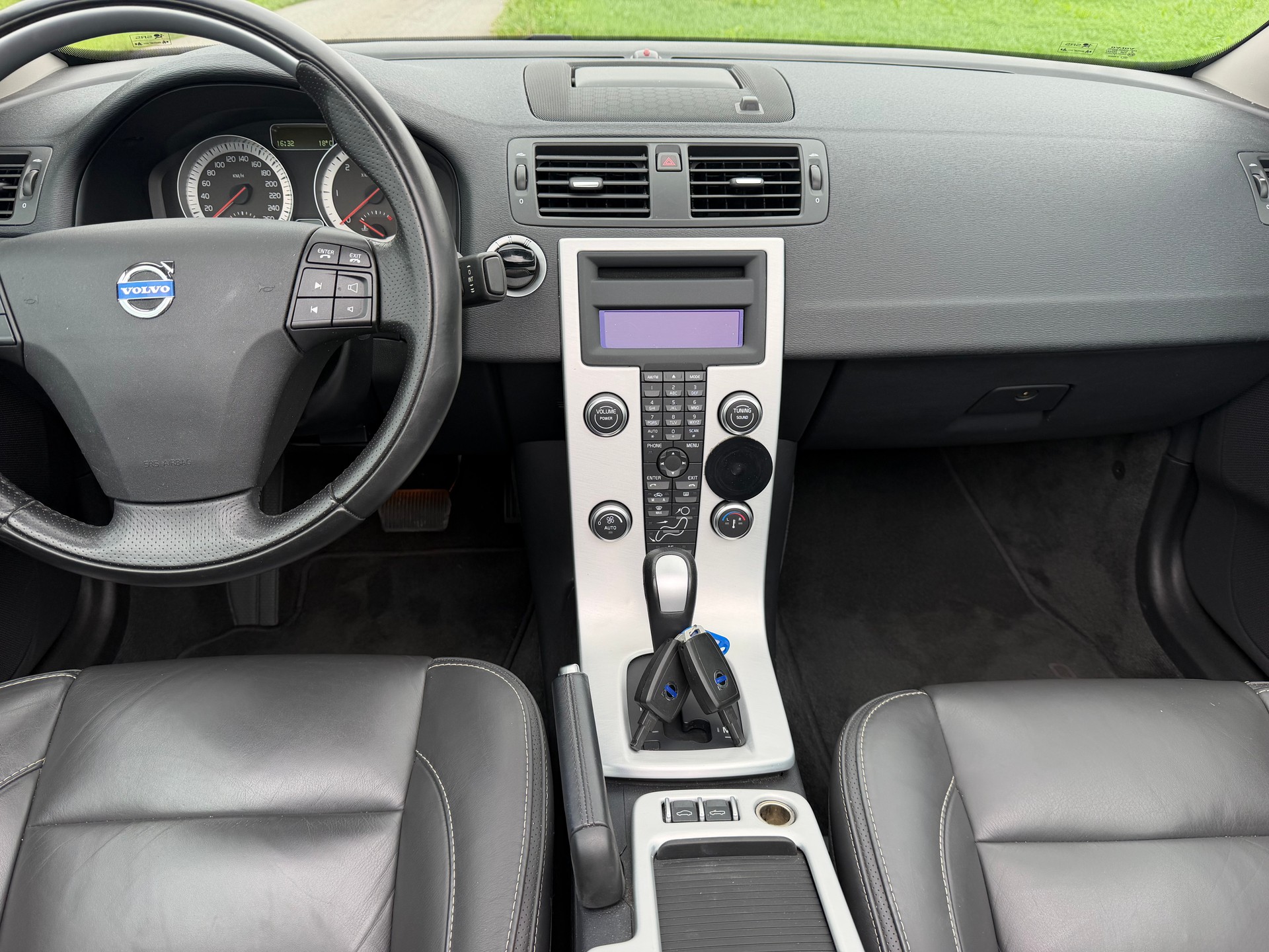 VOLVO C70 D4 Summum Geartronic-image-14