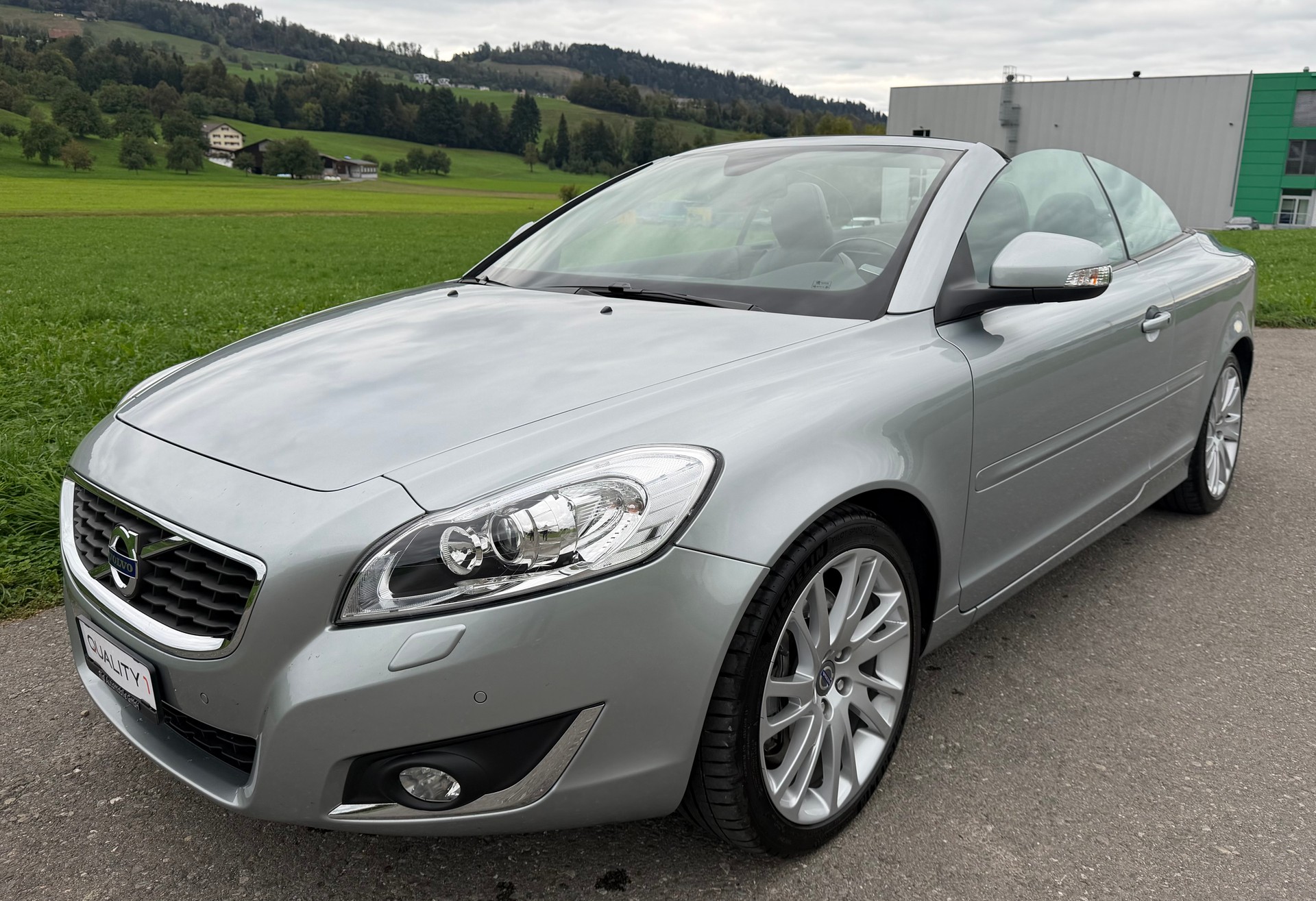 VOLVO C70 D4 Summum Geartronic-image-0
