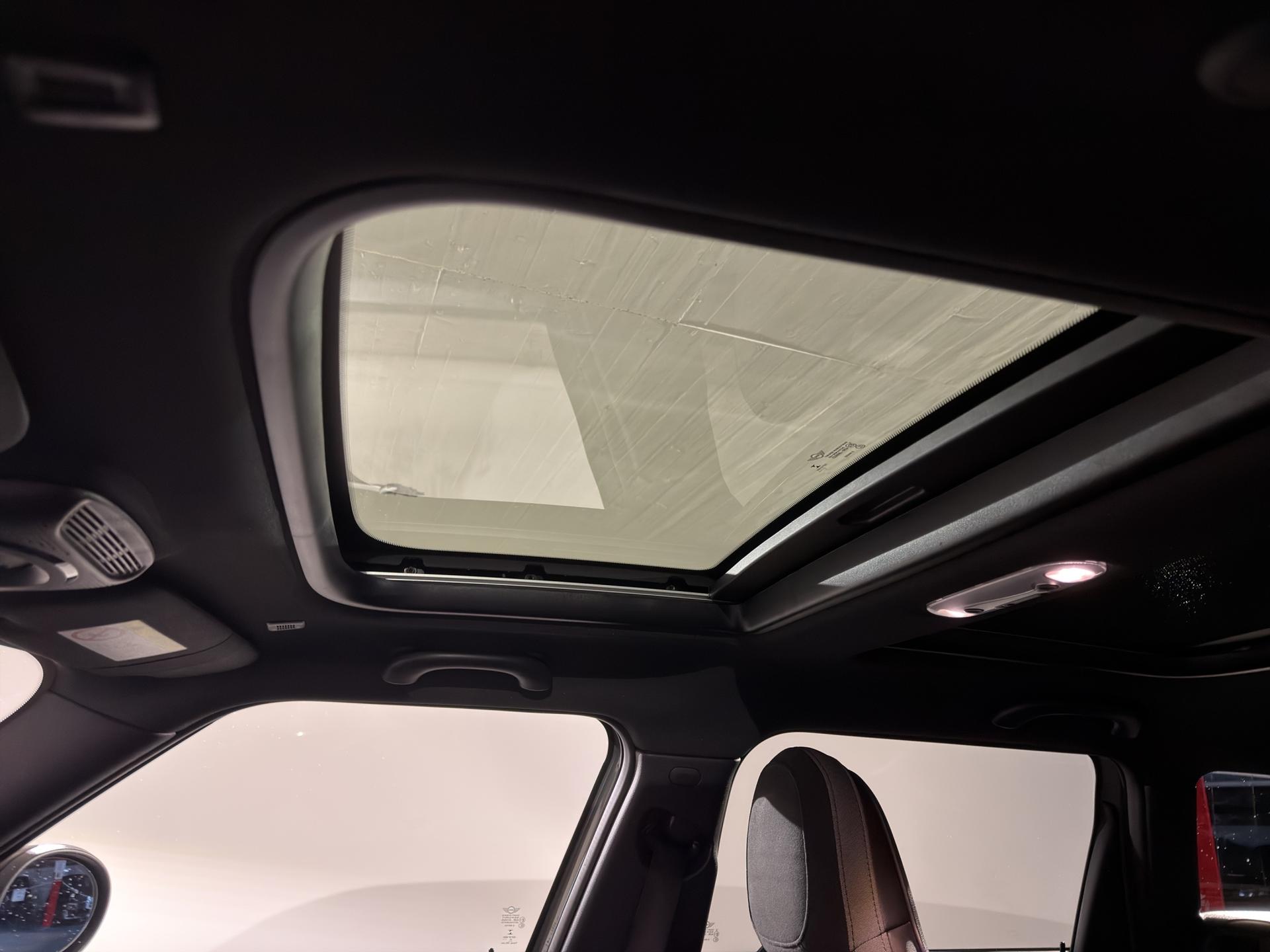 MINI Clubman Cooper John Cooper Works ALL4 Steptronic-image-19