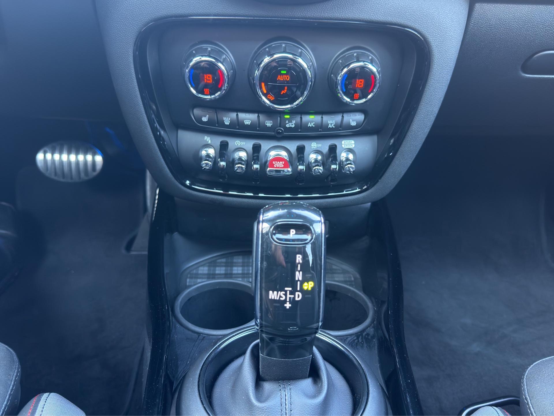 MINI Clubman Cooper John Cooper Works ALL4 Steptronic-image-11