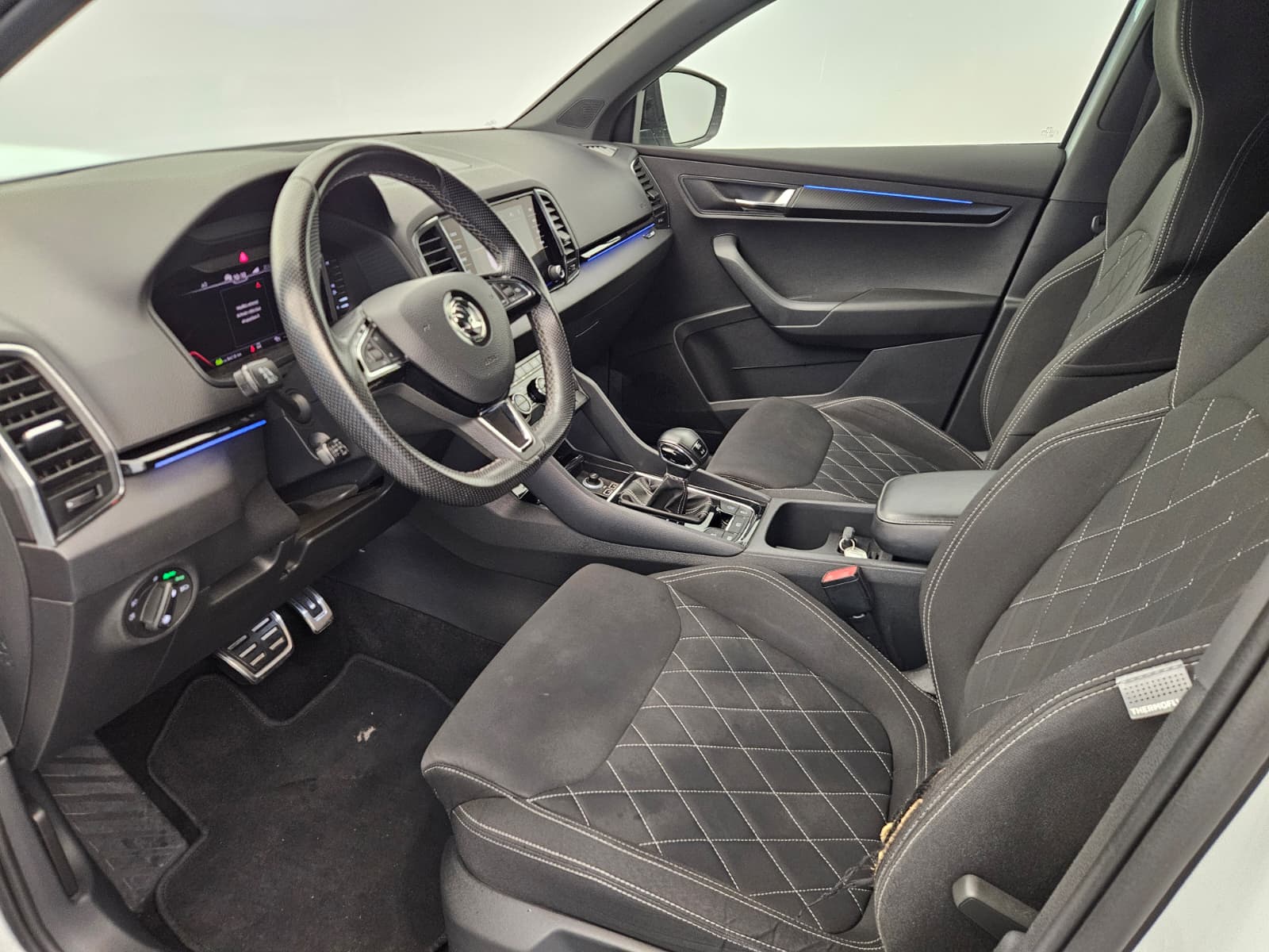 SKODA Karoq 2.0 TSI SportLine 4x4 DSG-image-10