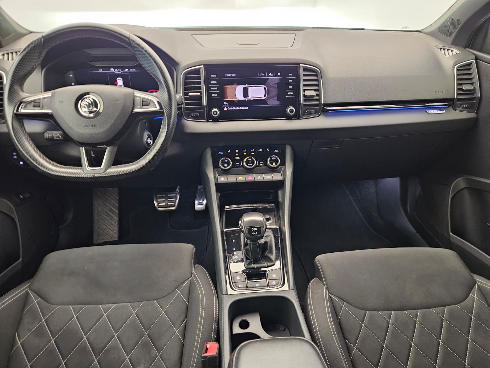 SKODA Karoq 2.0 TSI SportLine 4x4 DSG-image-9