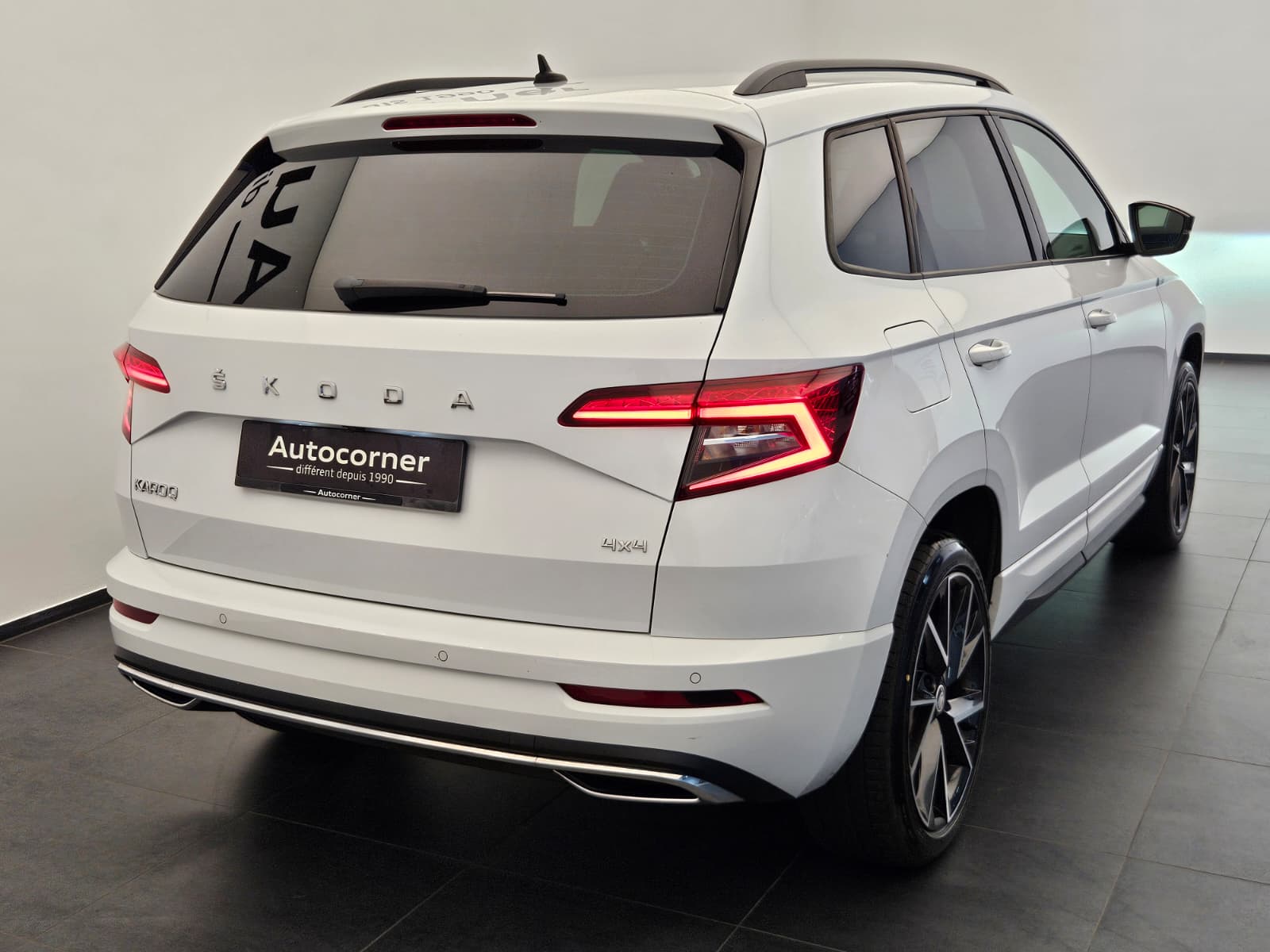 SKODA Karoq 2.0 TSI SportLine 4x4 DSG-image-6